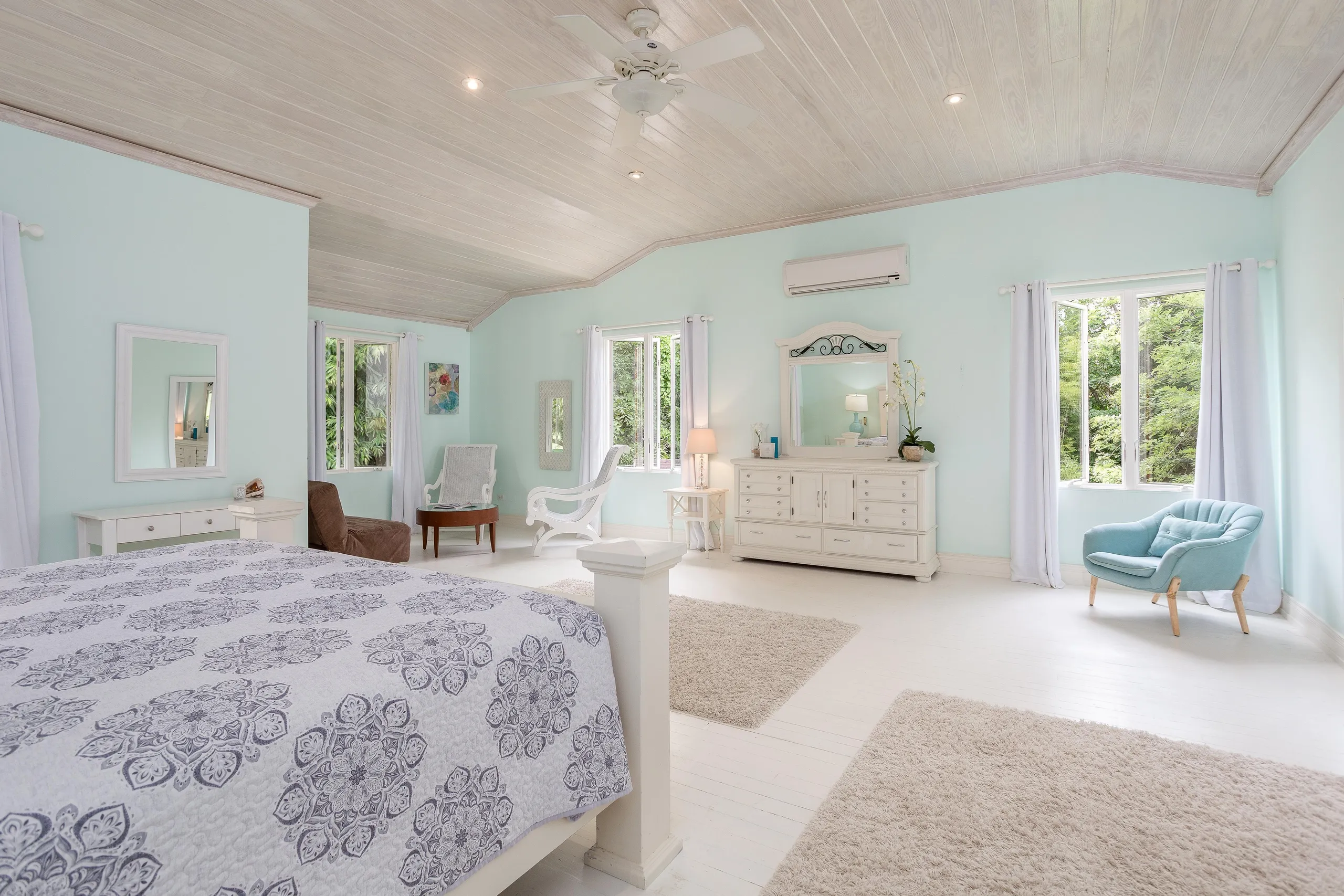 Sandy Lane's Breathtakingly Elegant Villa with Beach Access — photograph 5