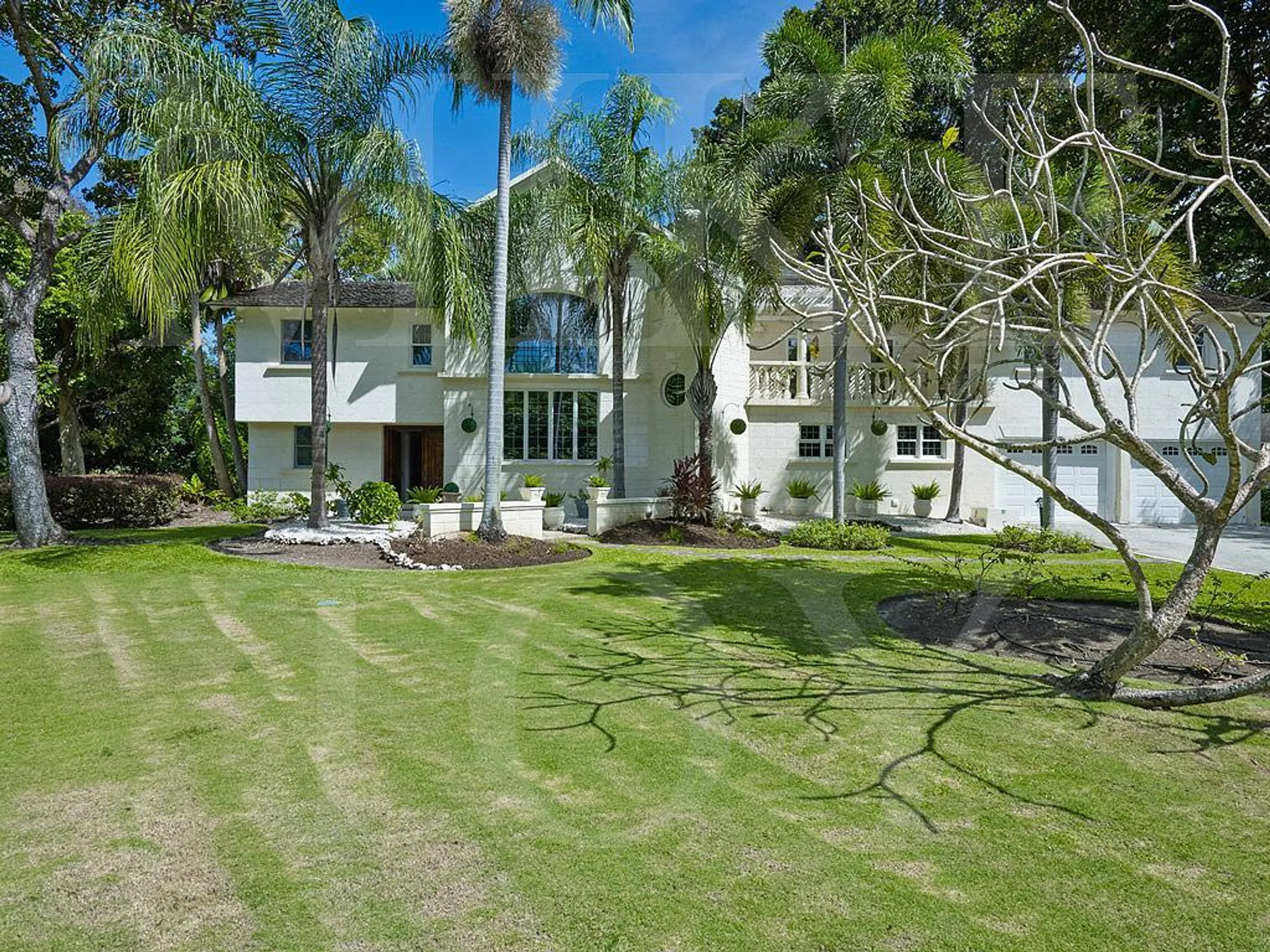 Sandy Lane's Breathtakingly Elegant Villa with Beach Access — photograph 3