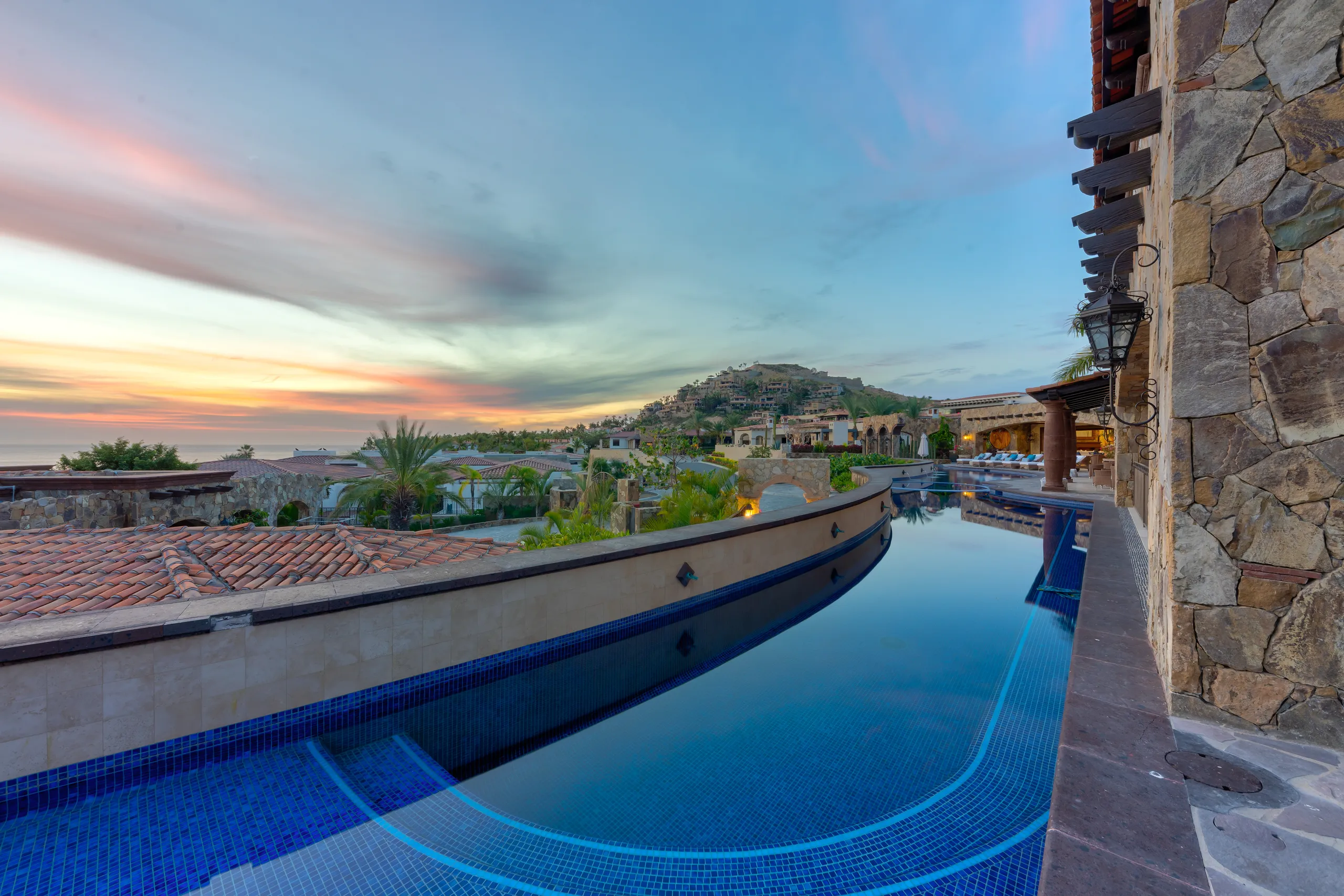Glamorous Six-Bedroom Villa with Private Beach Access, 100-Foot Pool & Panoramic Ocean Views — photograph 8