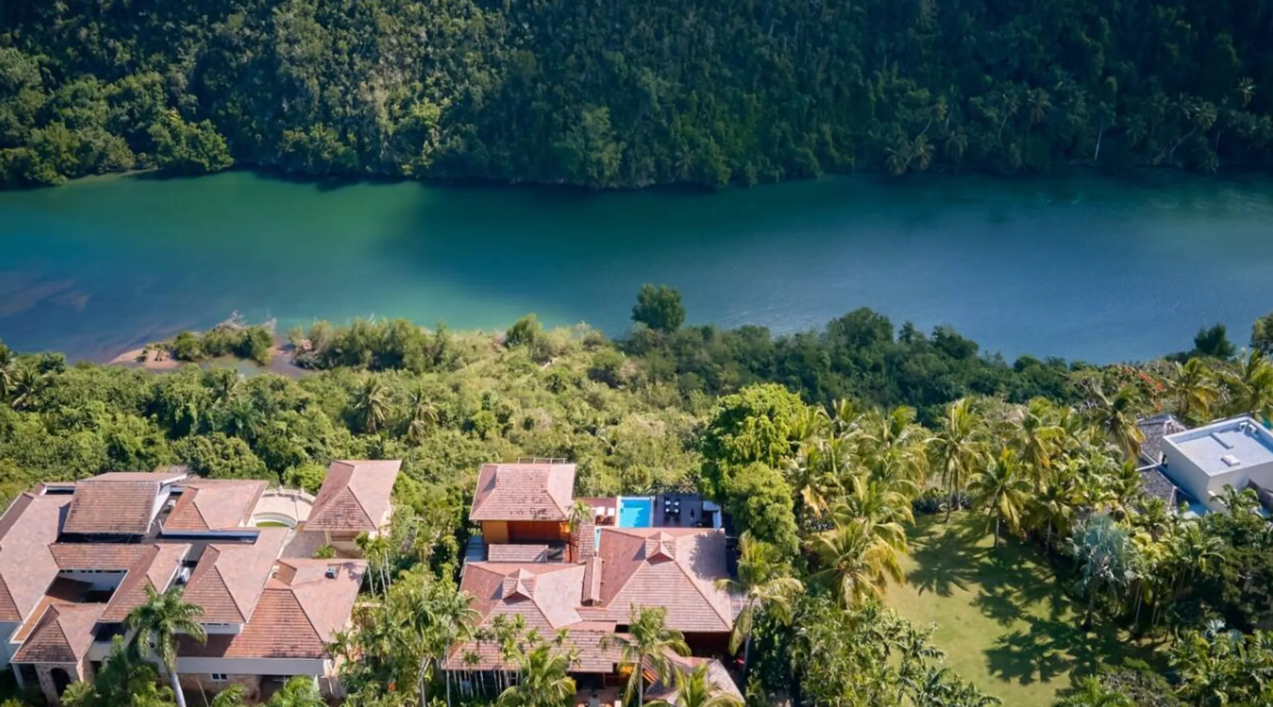 Majestic Villa Atop the Chavon River with Private Pool and Unparalleled Vistas — photograph 4