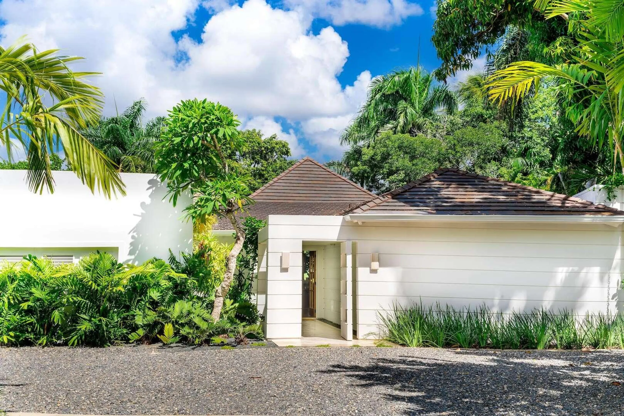 Casa de Campo's Stunning Villa with Heated Swimming Pool, Golf Course and Lake View — photograph 7