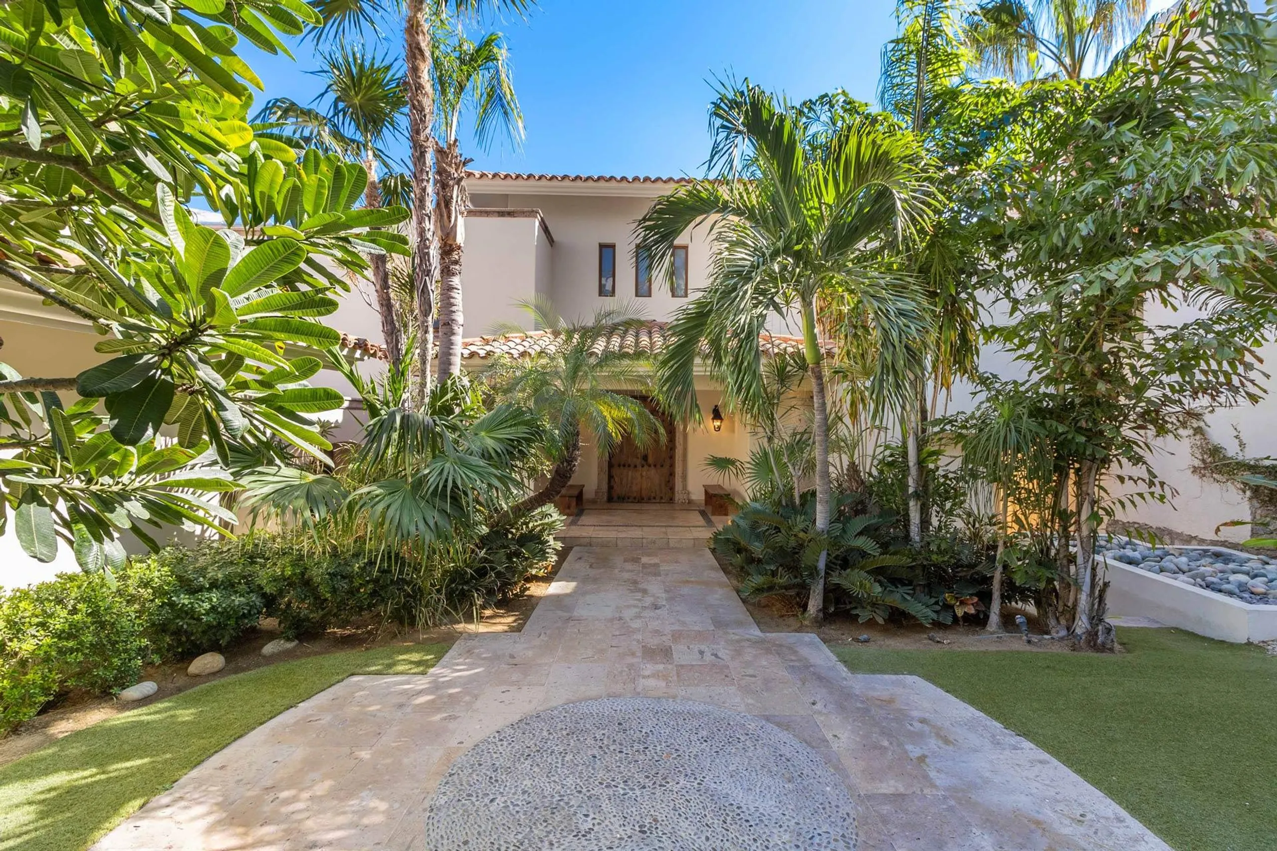 Exquisite 5-Bedroom Villa in Exclusive Cabo Colorado with Private Pool & Direct Beach Access — photograph 5