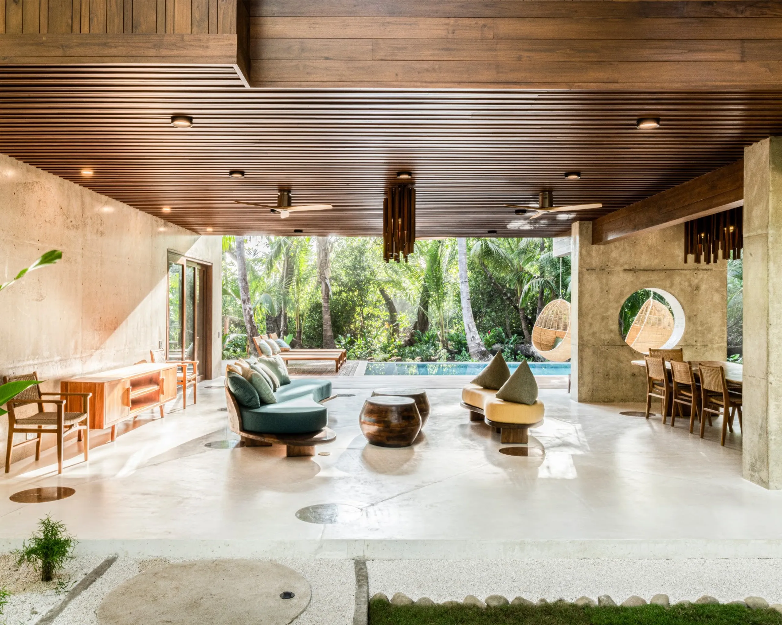 Tropical Beachfront Twin Villas with Private Pool, Beach Access and Jungle Views — photograph 4