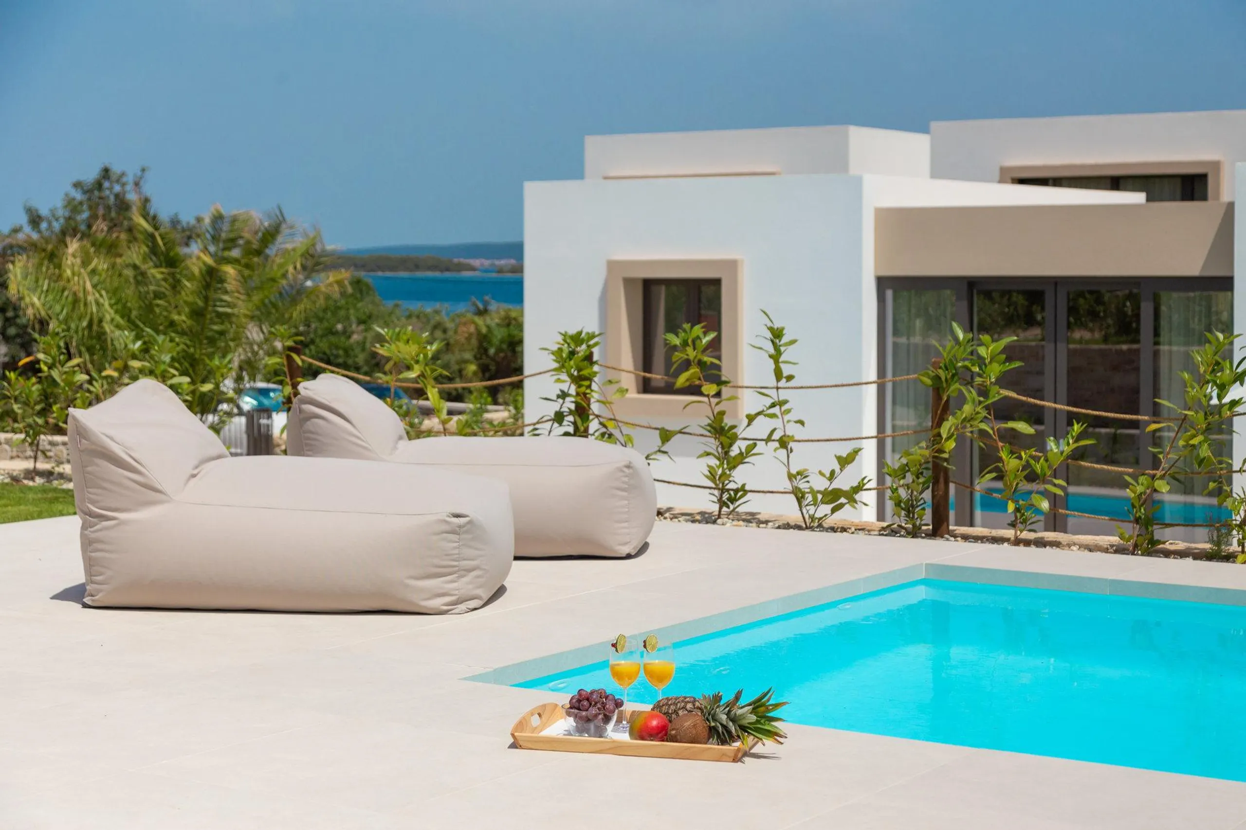 Phenomenal Beachfront Villa in Pasman with Private Pool — photograph 4
