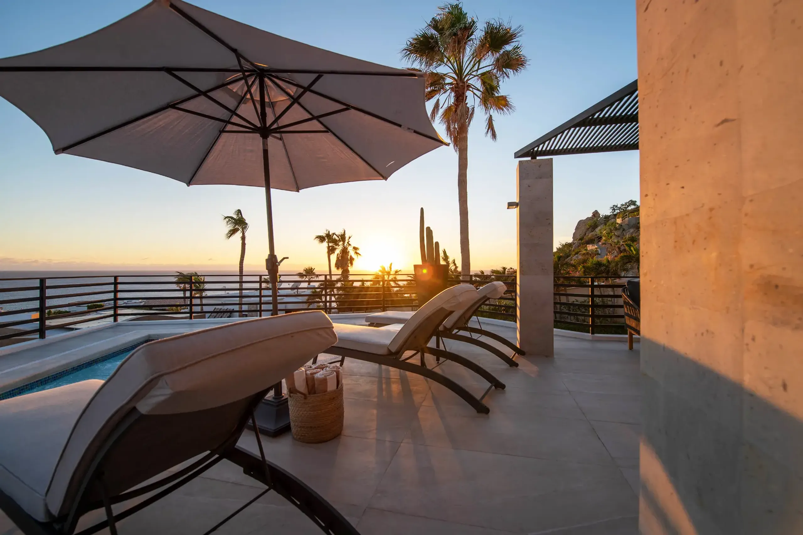Chic 6 Bedroom Villa with Private Pool with Ocean Views in Cabo San Lucas — photograph 7