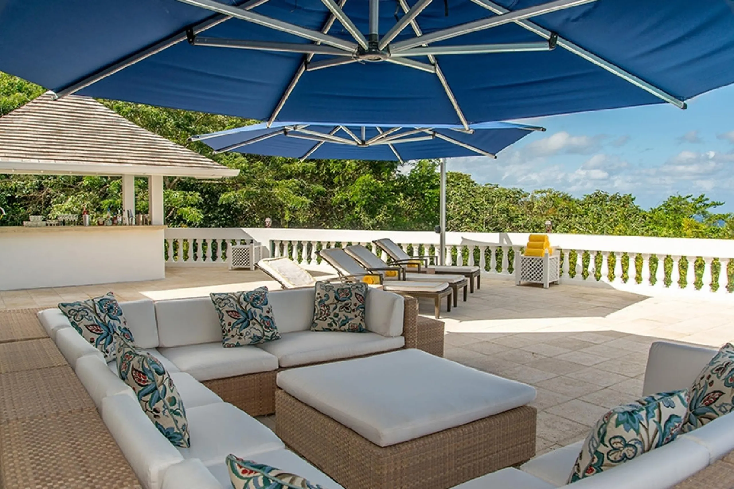 Elegant Montego Bay Villa with Private Pool and Panoramic Ocean Views — photograph 7