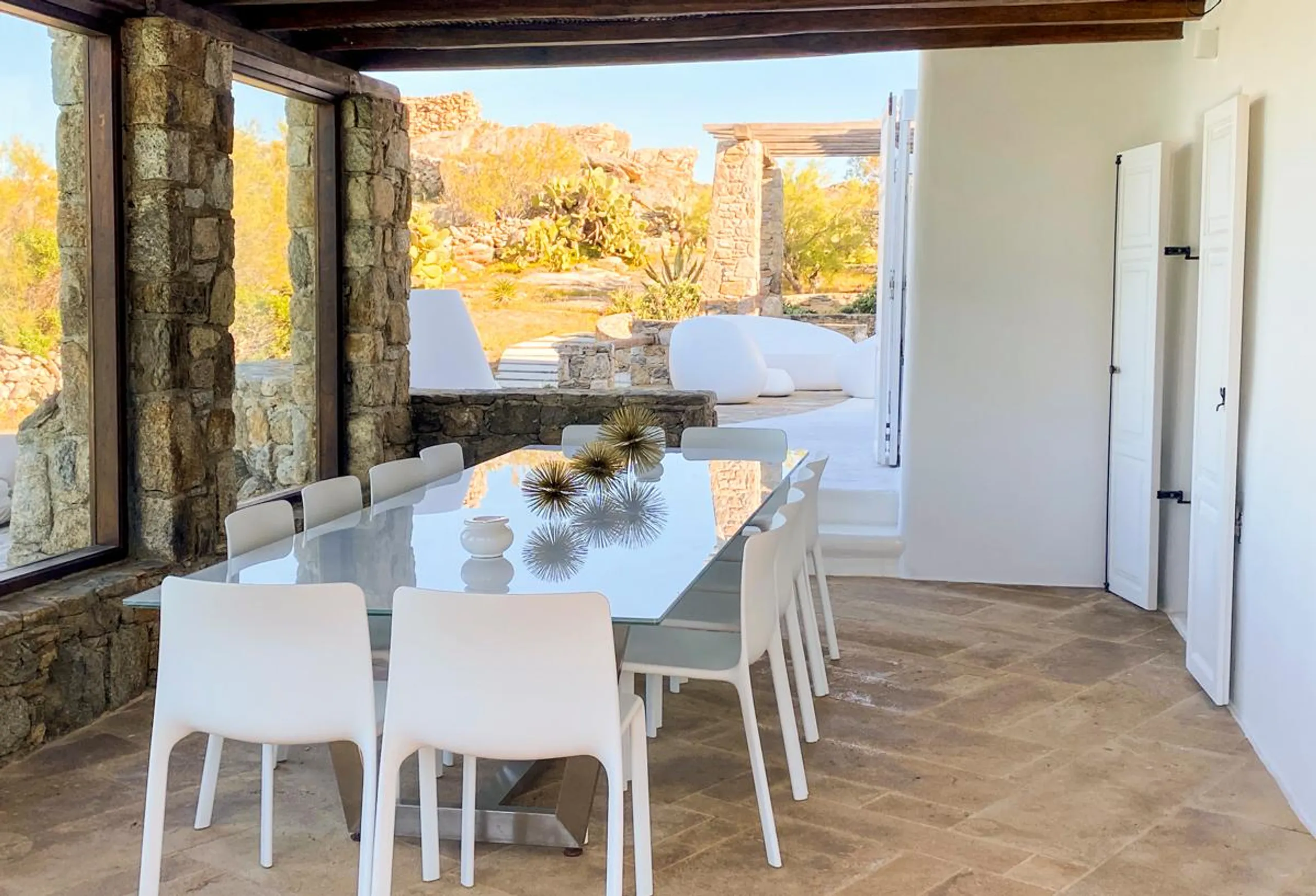 Lavish Cycladic Villa with Pool and Overlooking Mykonos View — photograph 12
