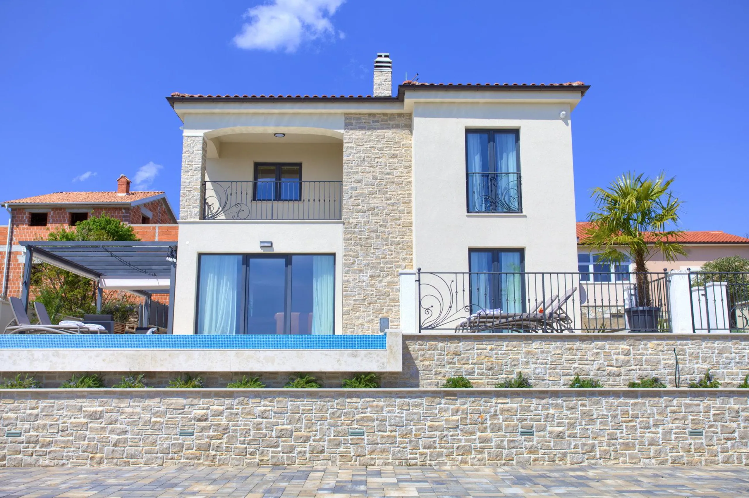 Light-filled Villa Haven with Infinity Pool on Krk Island — photograph 3
