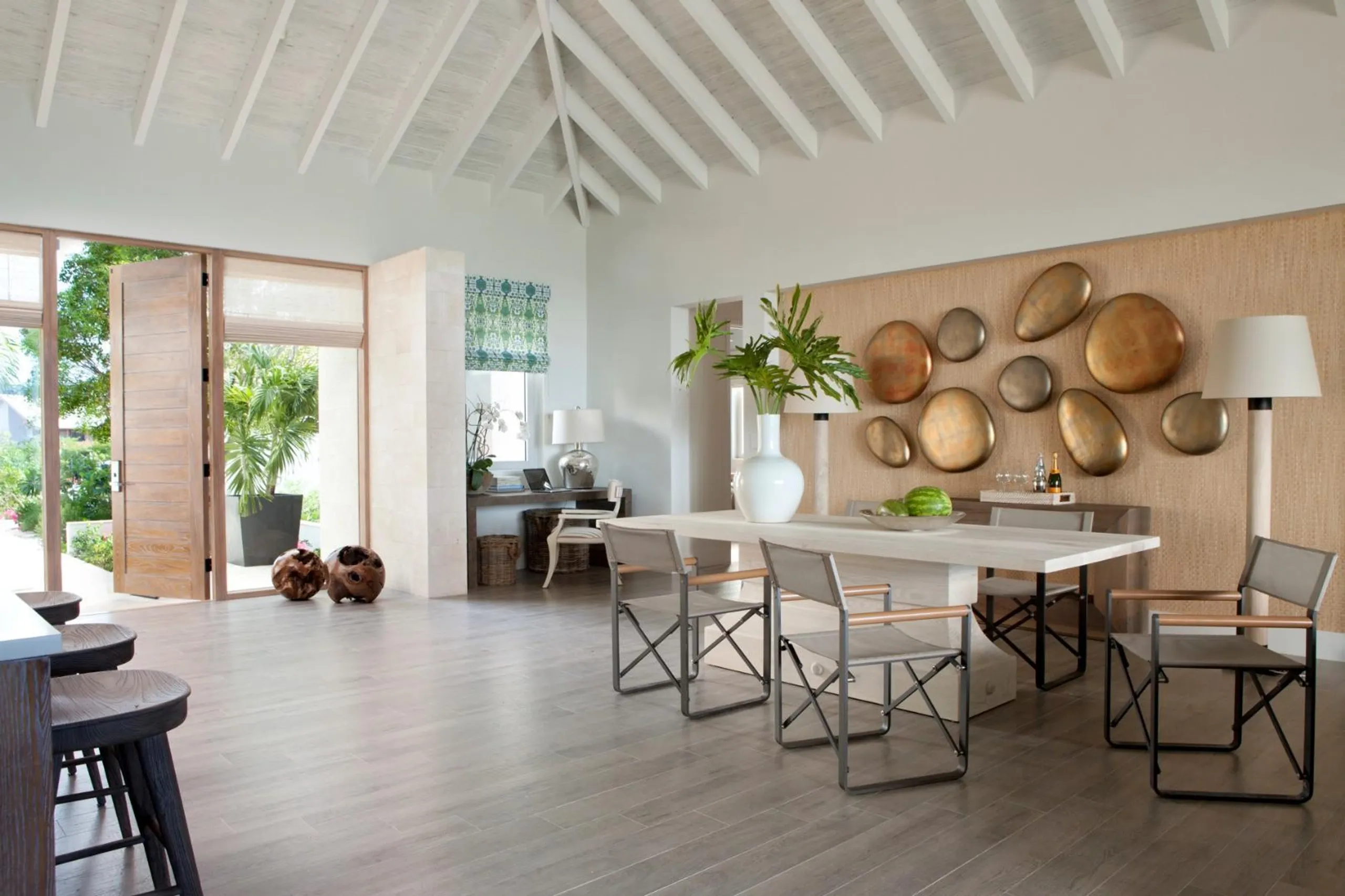 Pristine Grace Bay Beach Villa with Infinity Pool and Immersive Turks and Caicos Panoramas — photograph 6