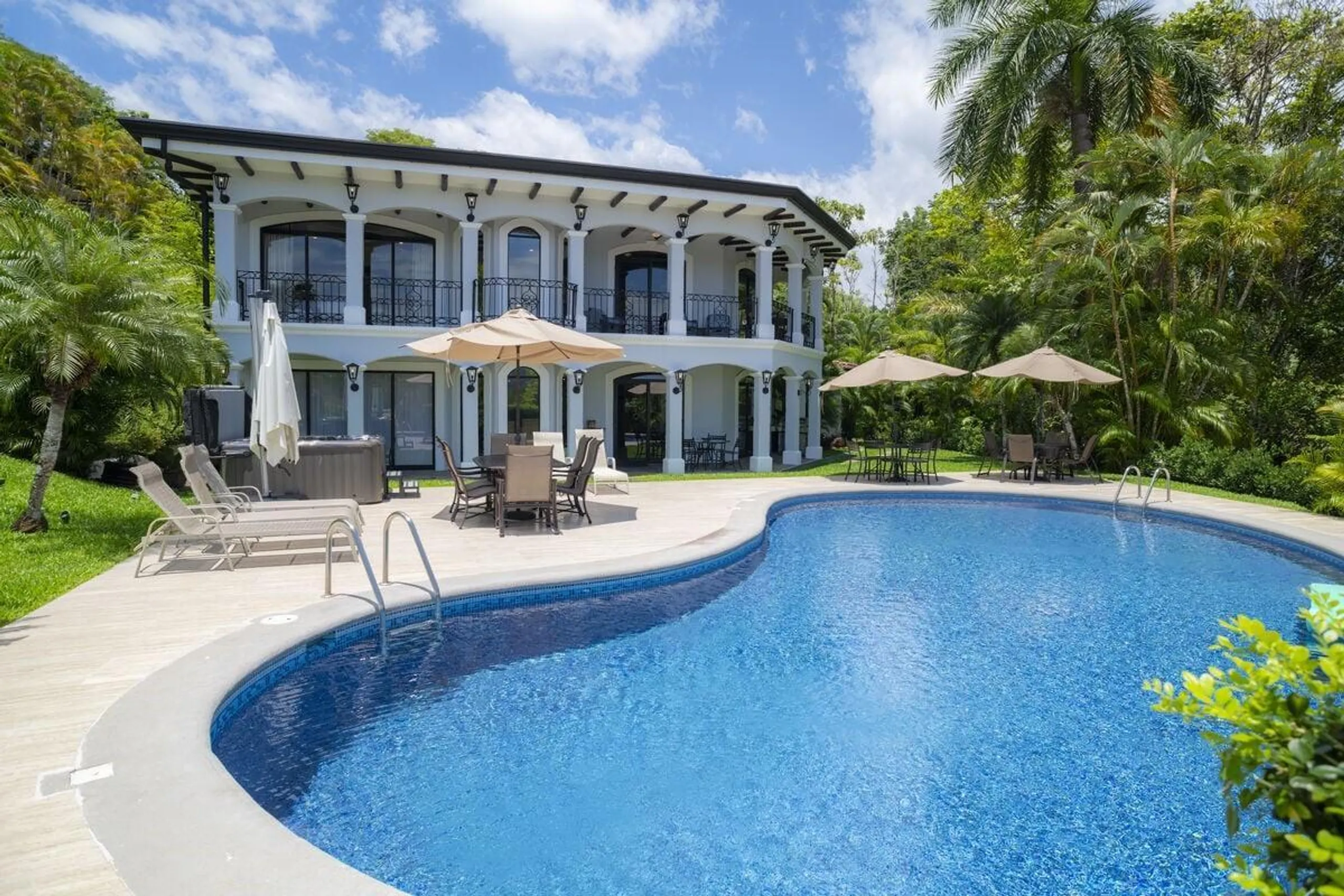 Tranquil Hillside Villa with Private Pool, Playa Hermosa JC