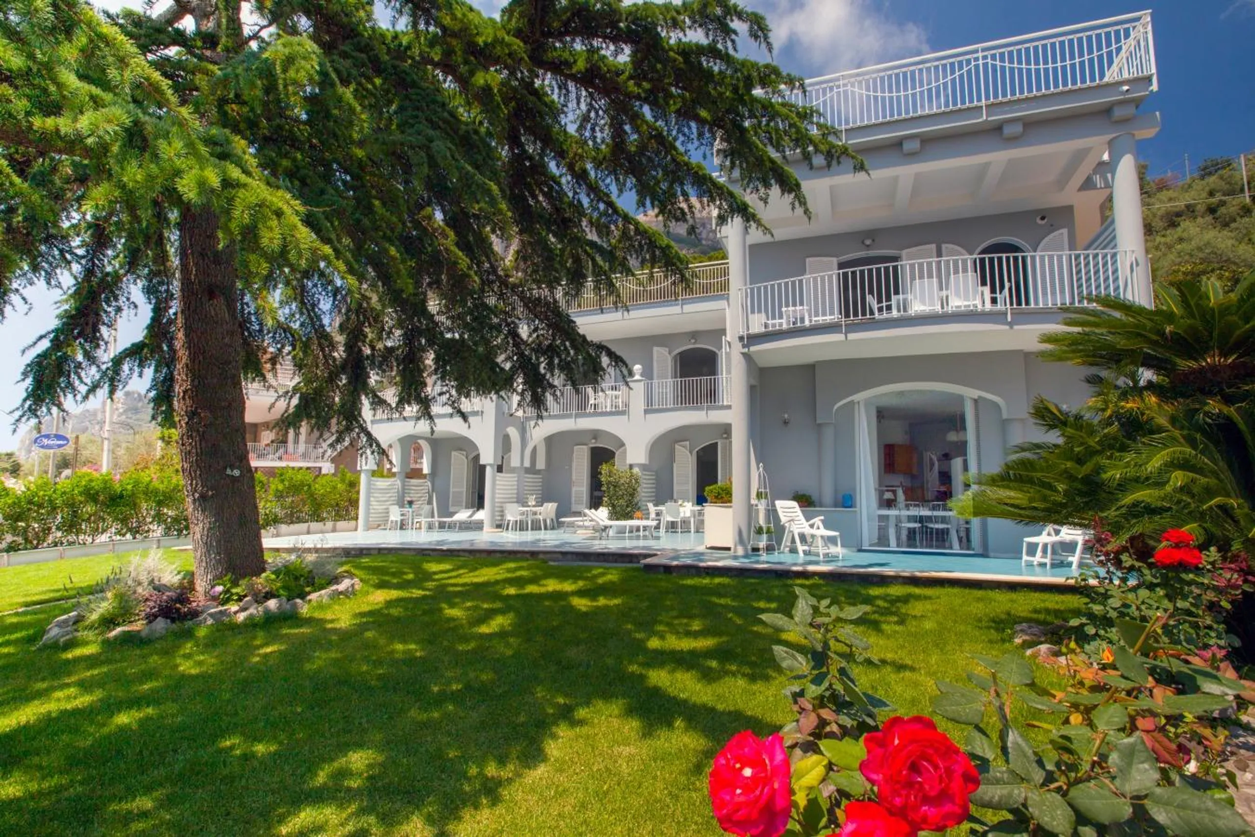 Elegant Villa with Private Pool and Peninsula Coasts View — photograph 7