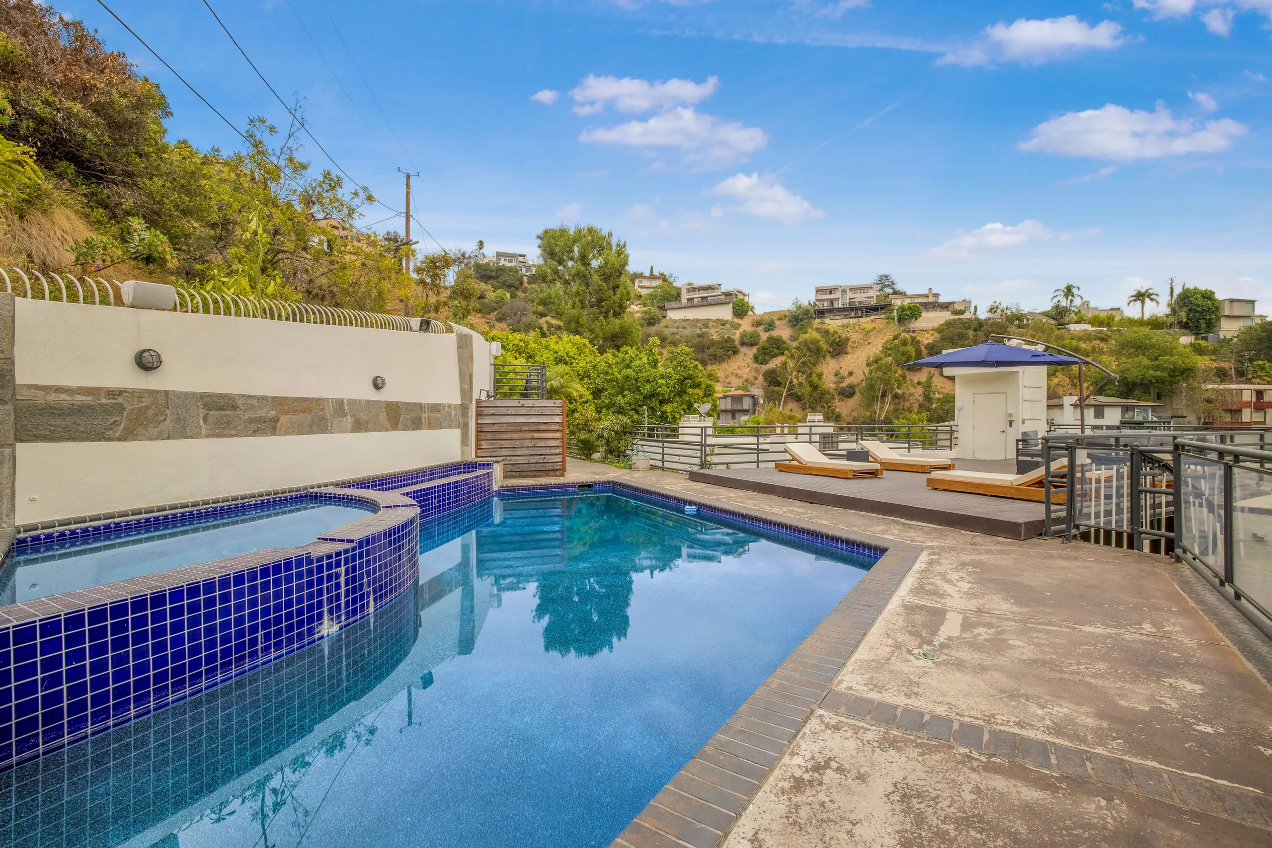 Hollywood Hils Mediterranean View Villa with Private Pool — photograph 10