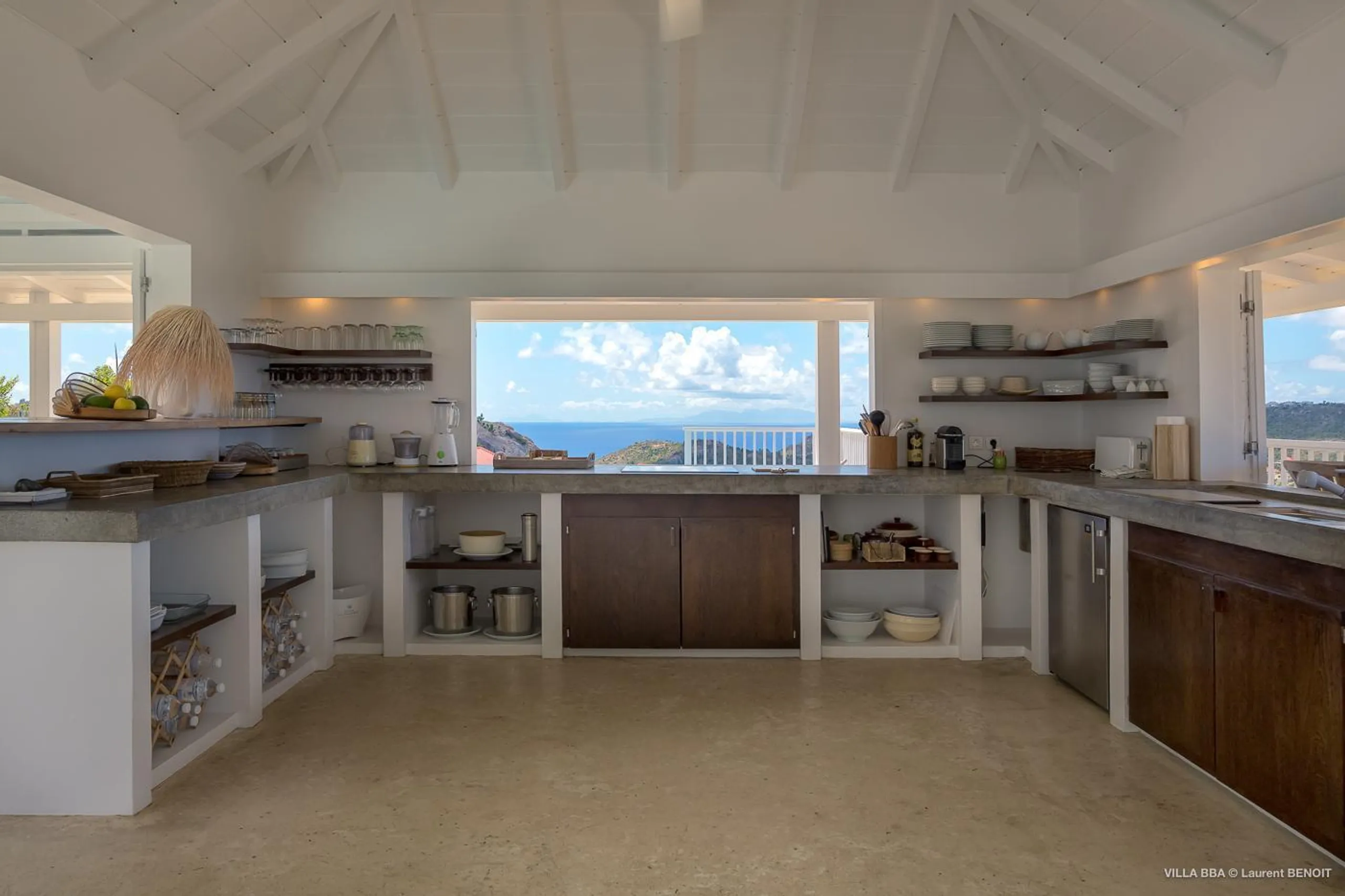 Palatial Paradise Estate with Private Pool and Ocean Views — photograph 6