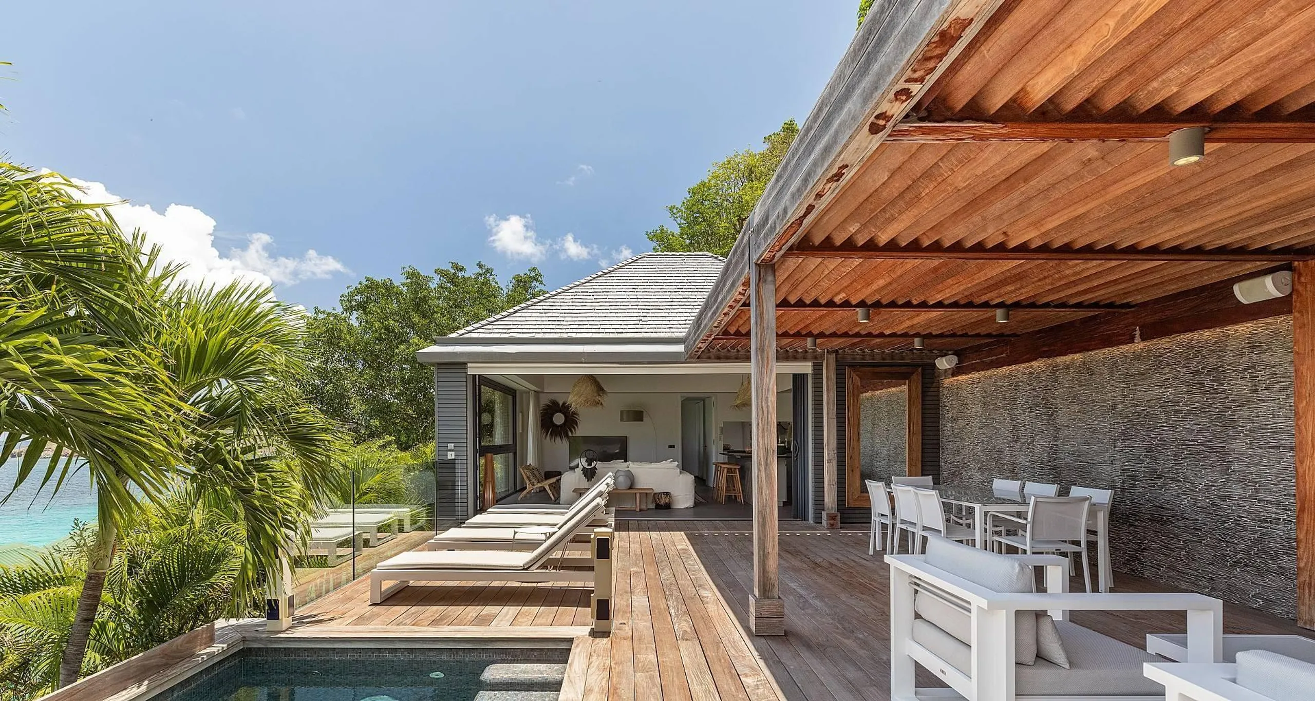 Elegant View Estate with Private Pool and Sweeping Ocean Views — photograph 7
