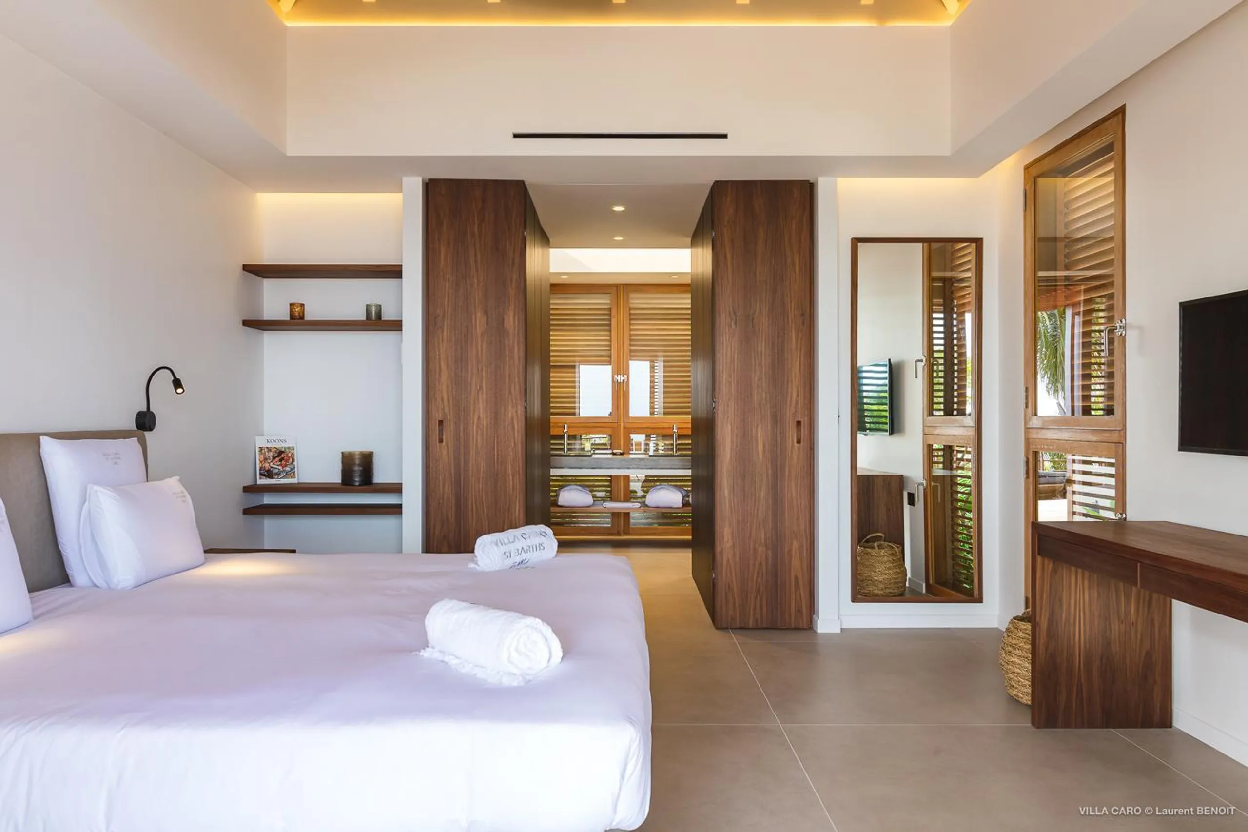 Serene Seaview Villa with Infinity Pool and Fitness Room — photograph 8