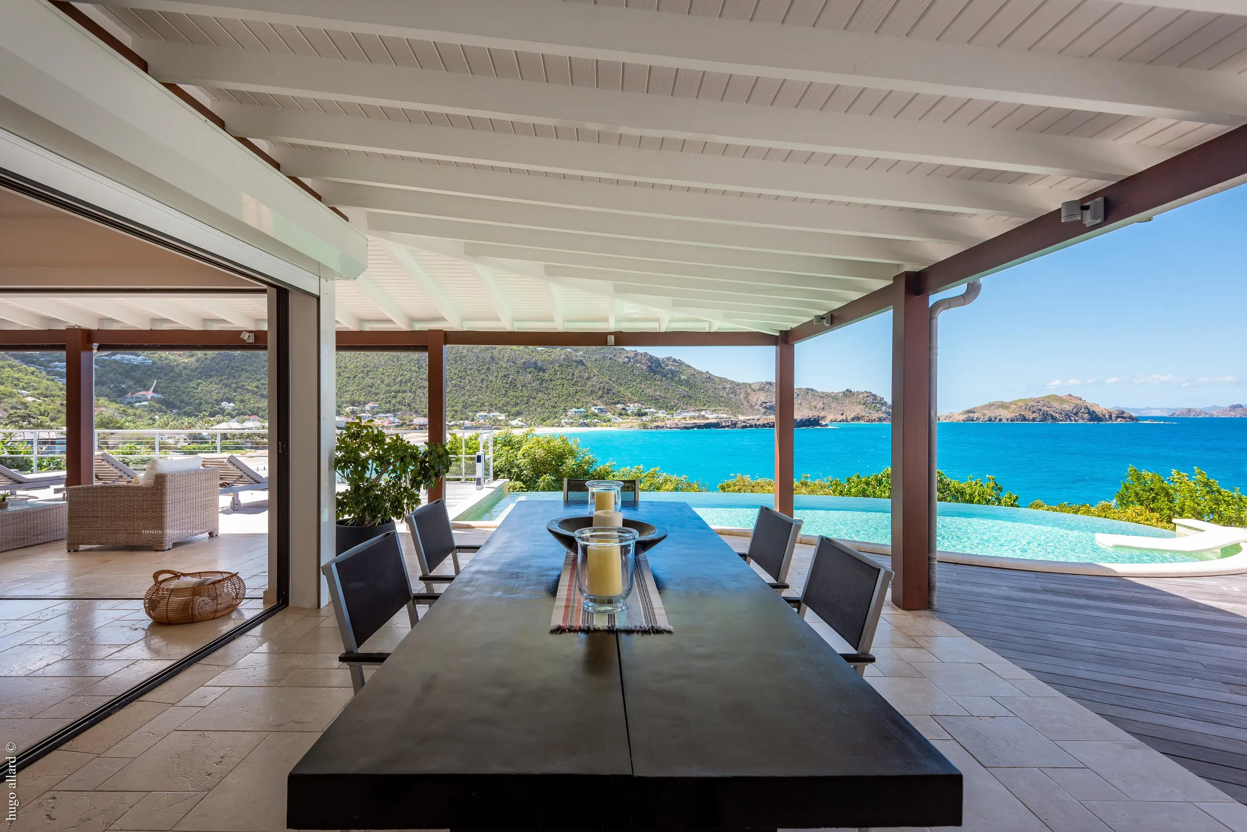 Majestic Seaview Villa with Pool and Indoor-Outdoor Living — photograph 3