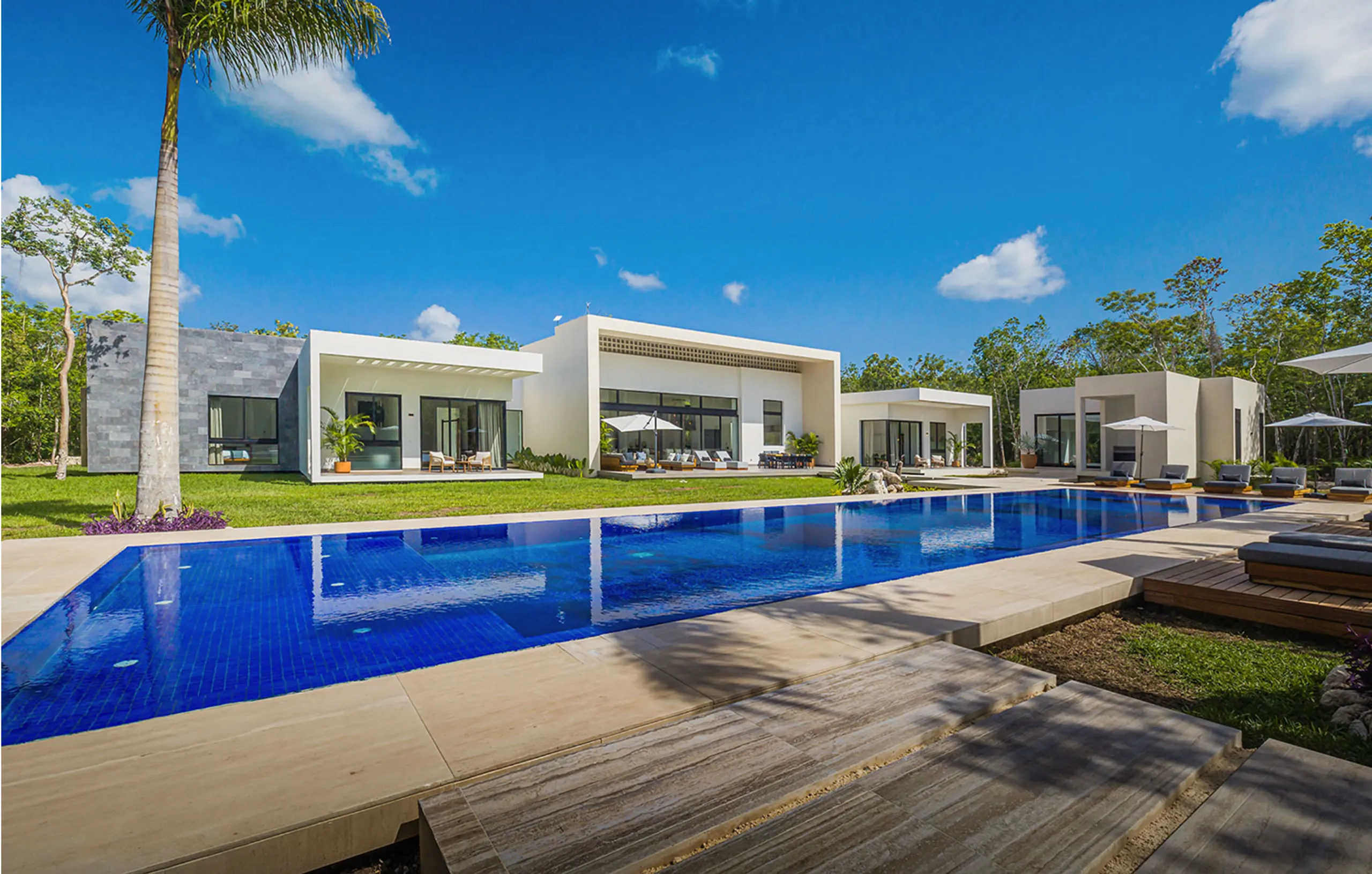 Grandiose Contemporary Architectural Villa with Pool and Jungle Views, Cozumel