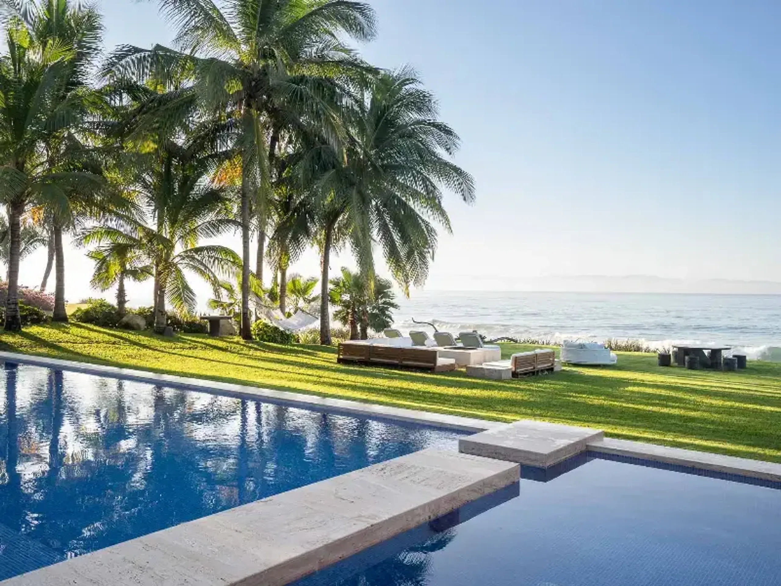 Stunning Punta Mita 5BR-Beachfront Estate Villa with Amazing Views and Infinity Pool — photograph 3