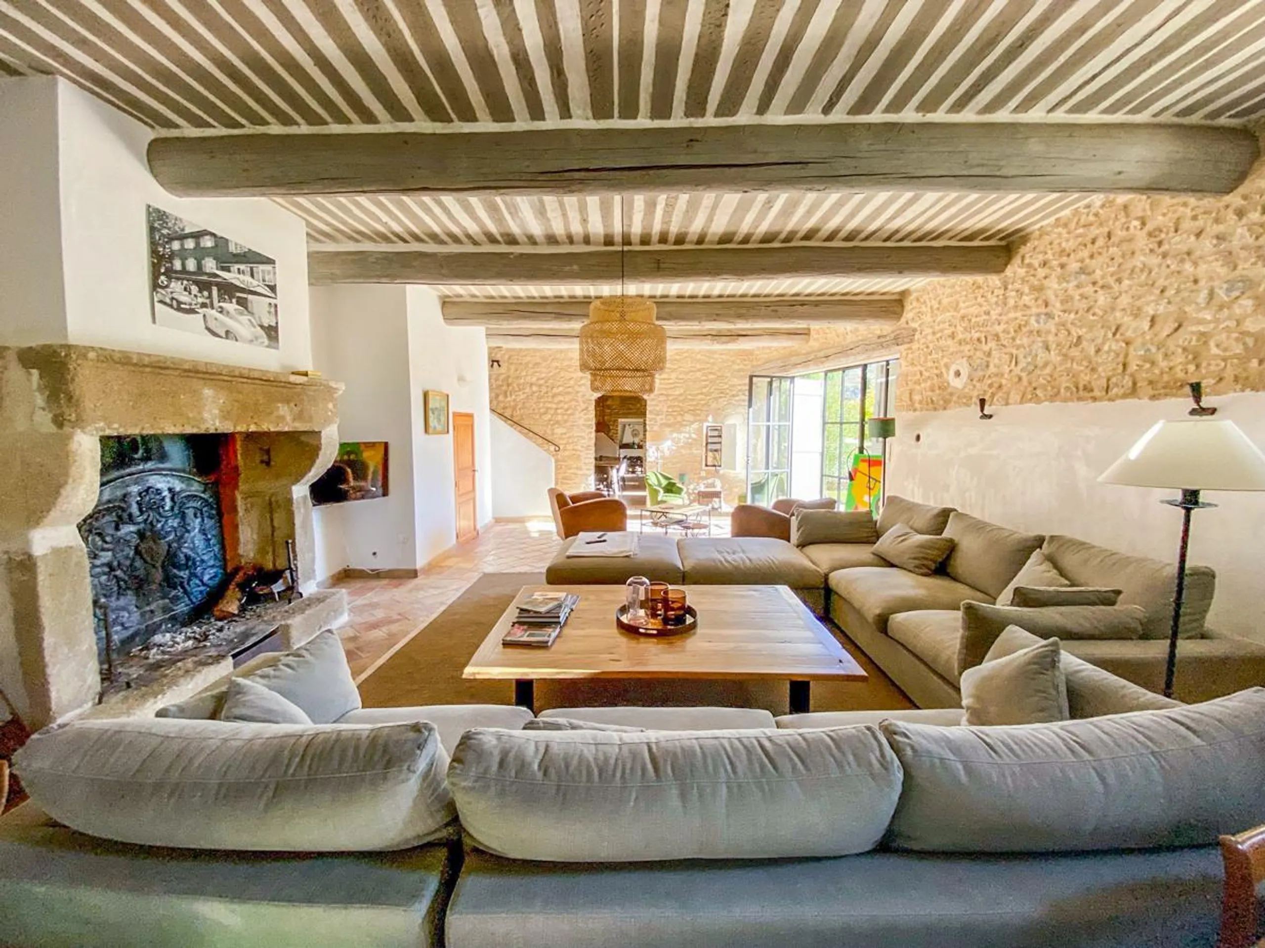Resplendent 17th Century Villa with Private Heated Pool and Scenic Trails — photograph 6
