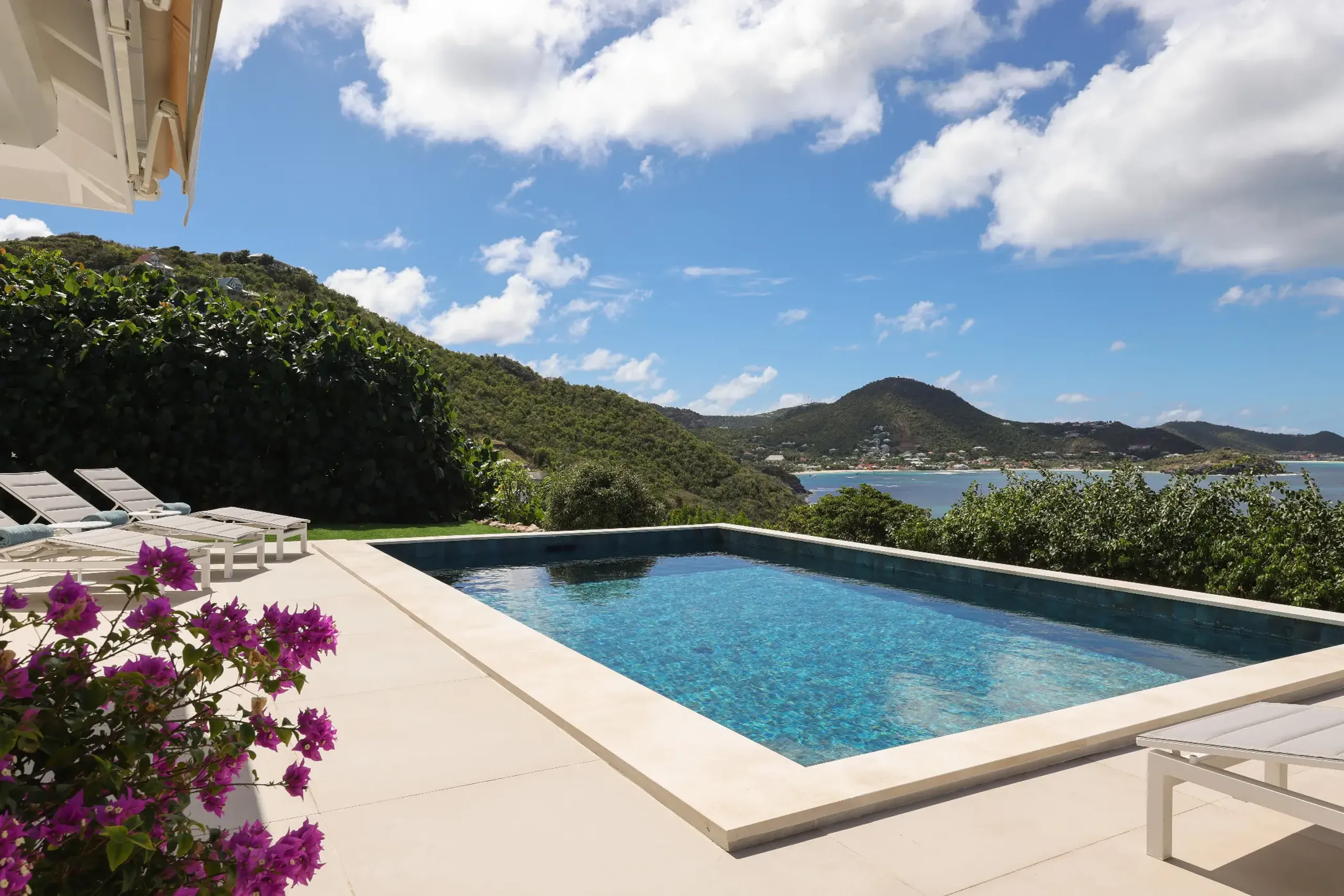 Deluxe Pointe Milou Villa with Private Pool and Ocean Views — photograph 2
