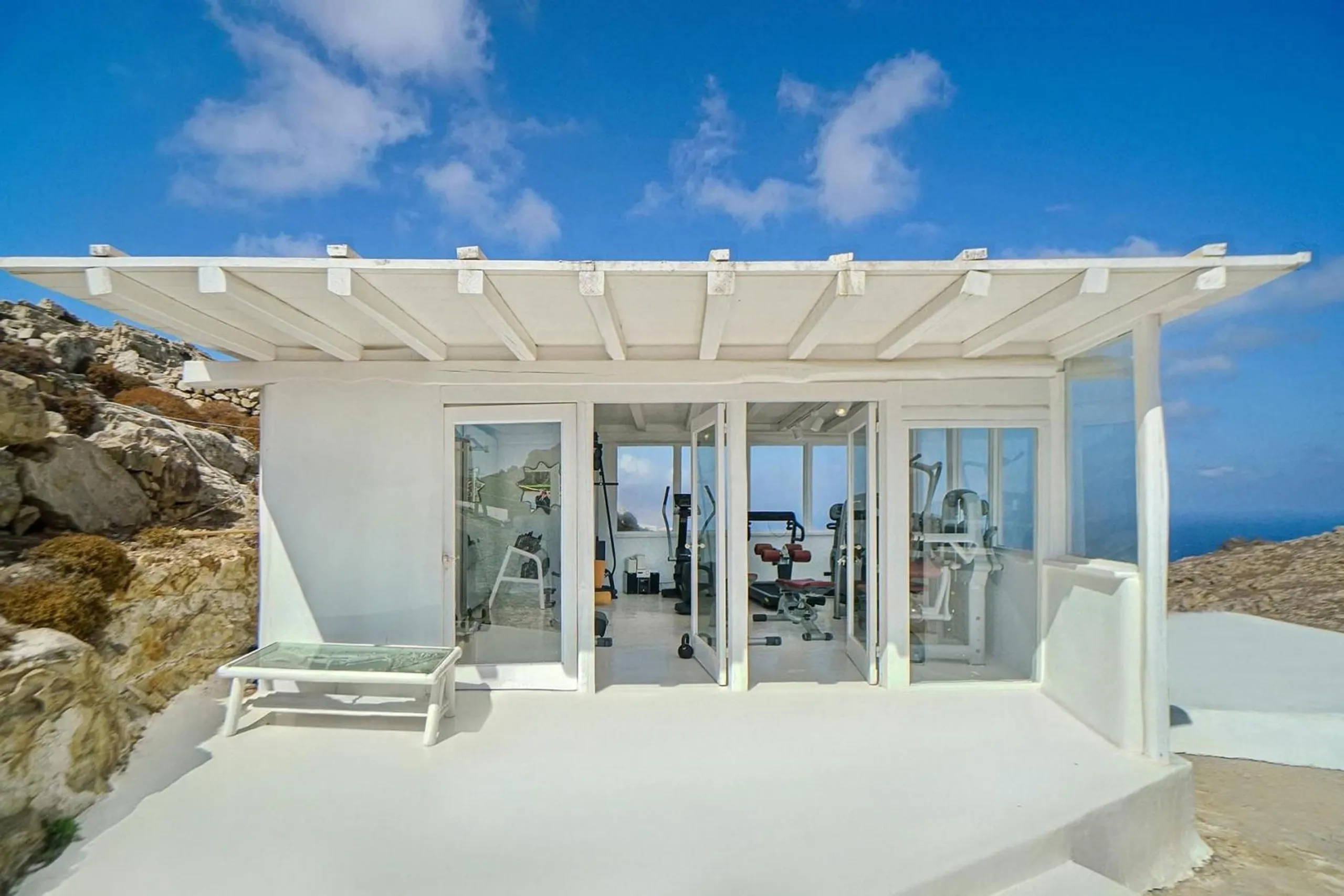 Rocky Hill's  Luxurious Escape with Majestic Pool with Overlooking Views — photograph 10