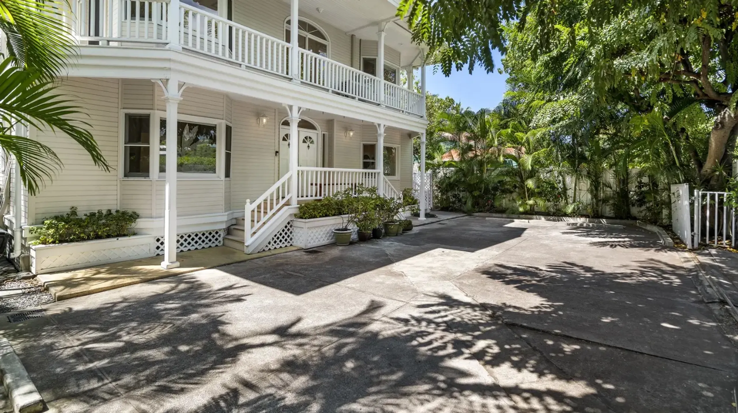 Big Island Plantation Luxury Villa with Beautiful Ocean Views — photograph 3