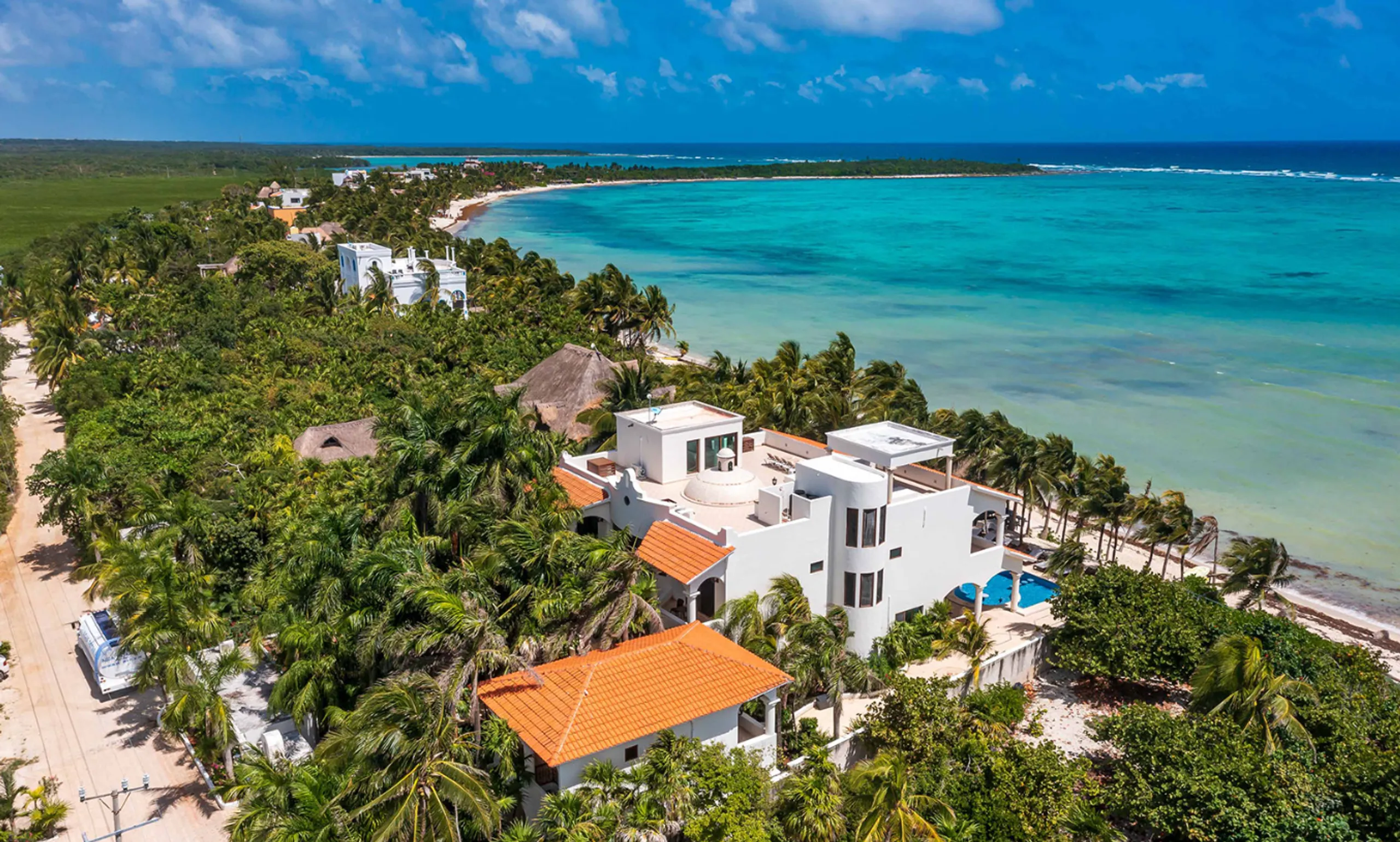 Exquisite Soliman Bay 10 BDR Oceanfront Villa with Private Poll — photograph 6