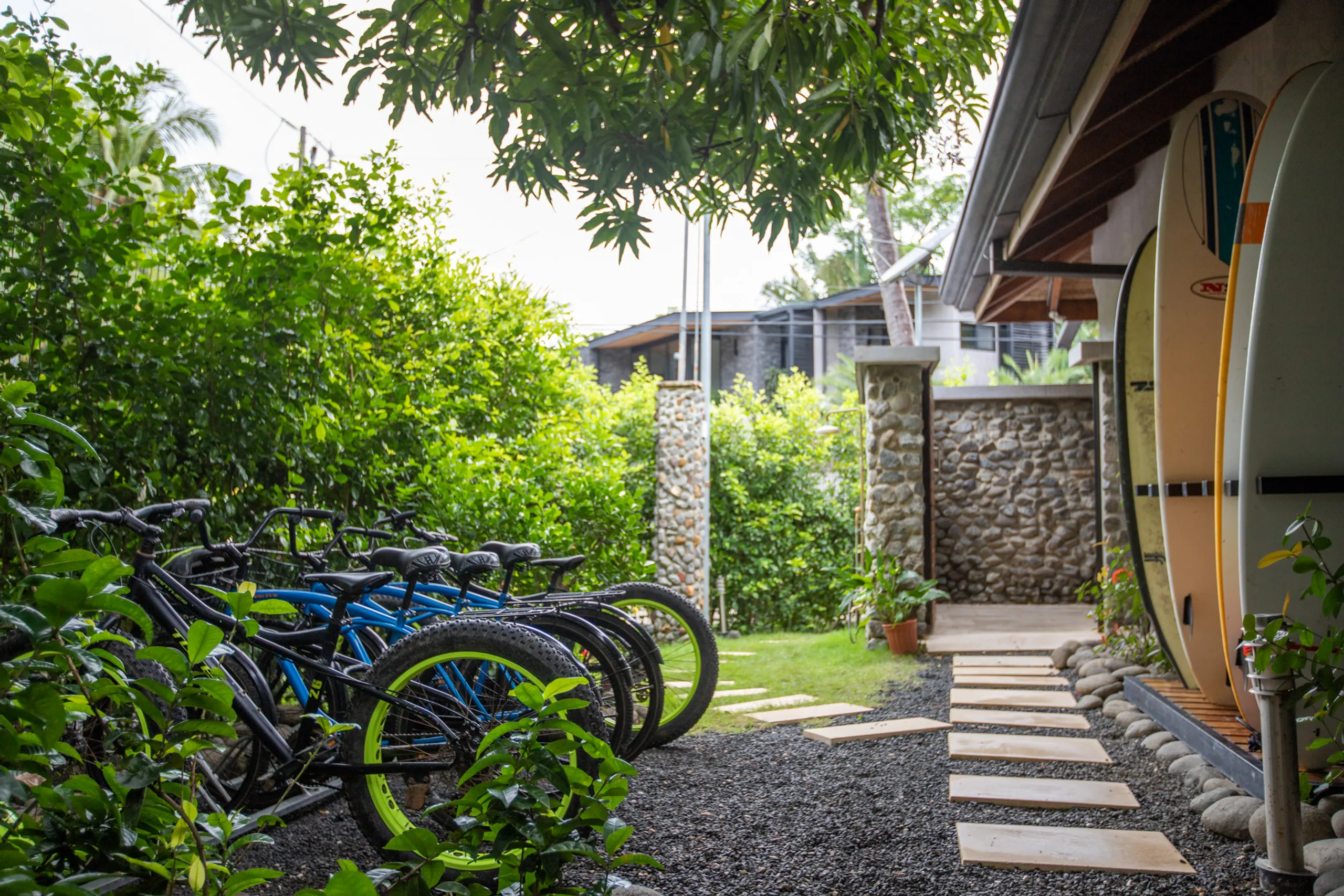 Elegant Colonial Styled Villa with Private Pool, and Lush Surroundings — photograph 5