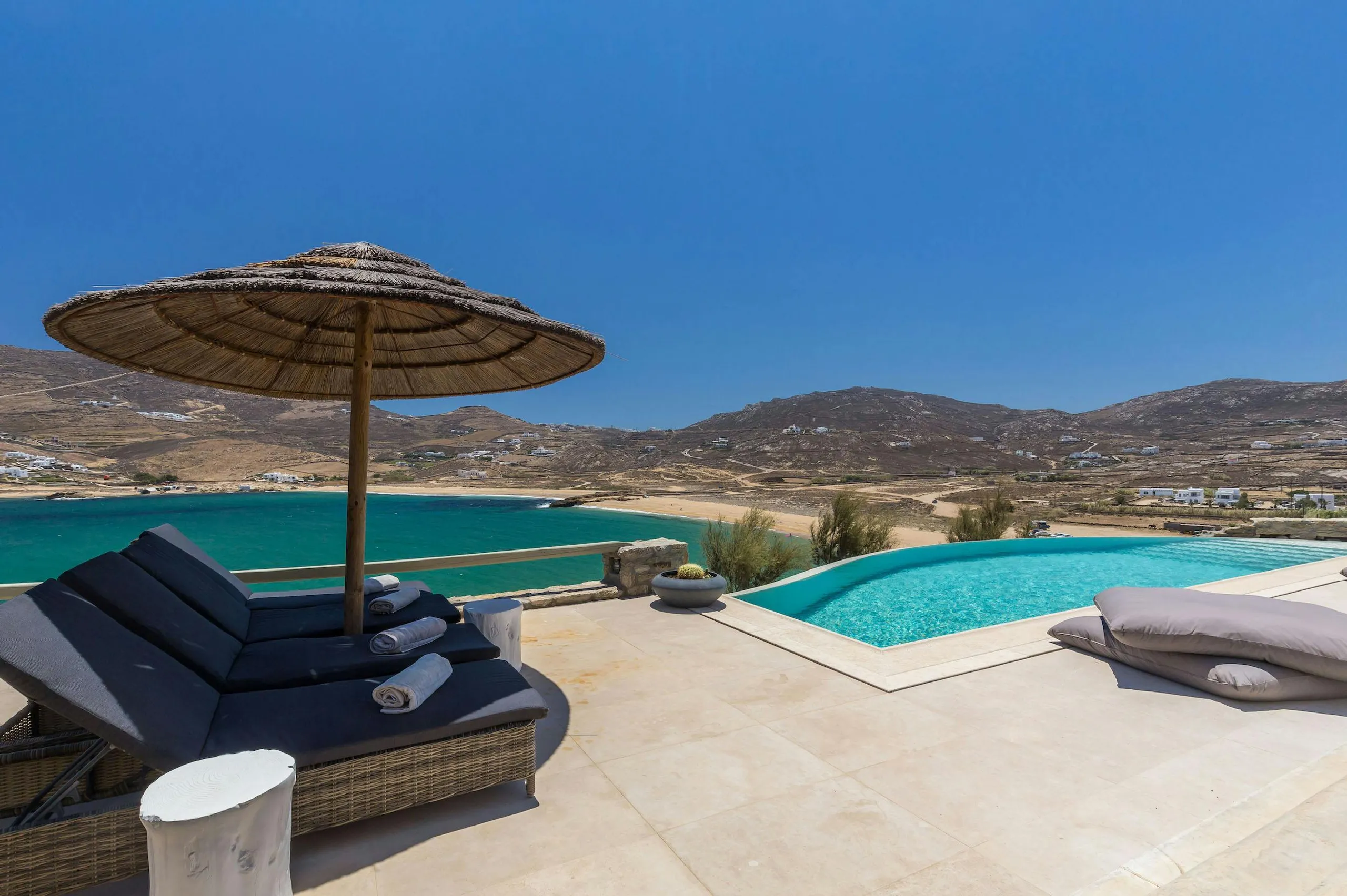 Oceanview Mykonos Villa with Private Pool and Large Viewing Deck — photograph 11