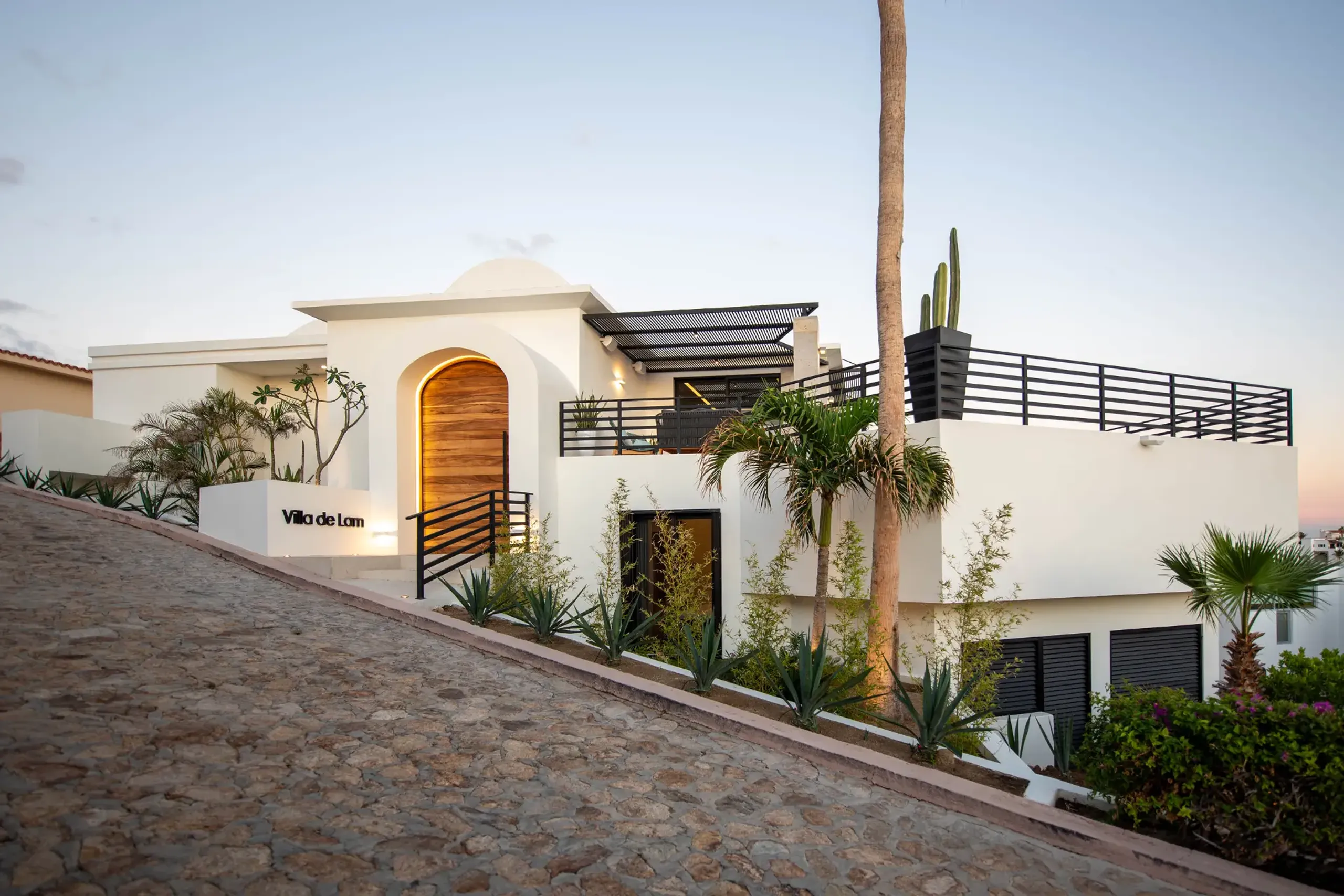 Chic 6 Bedroom Villa with Private Pool with Ocean Views in Cabo San Lucas — photograph 6