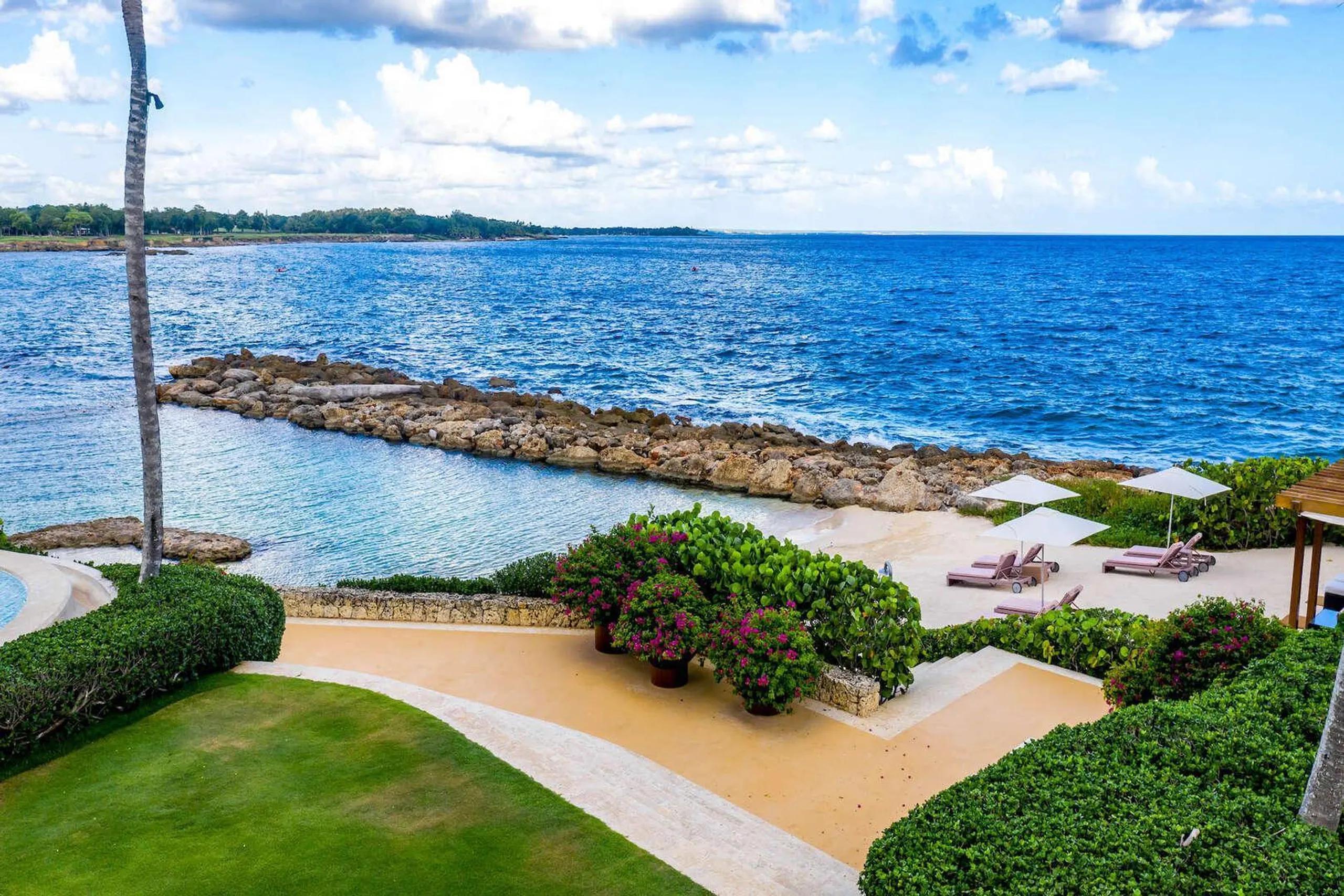 Casa de Campo's Elite Sanctuary Villa with Access to Caribbean Sea — photograph 5