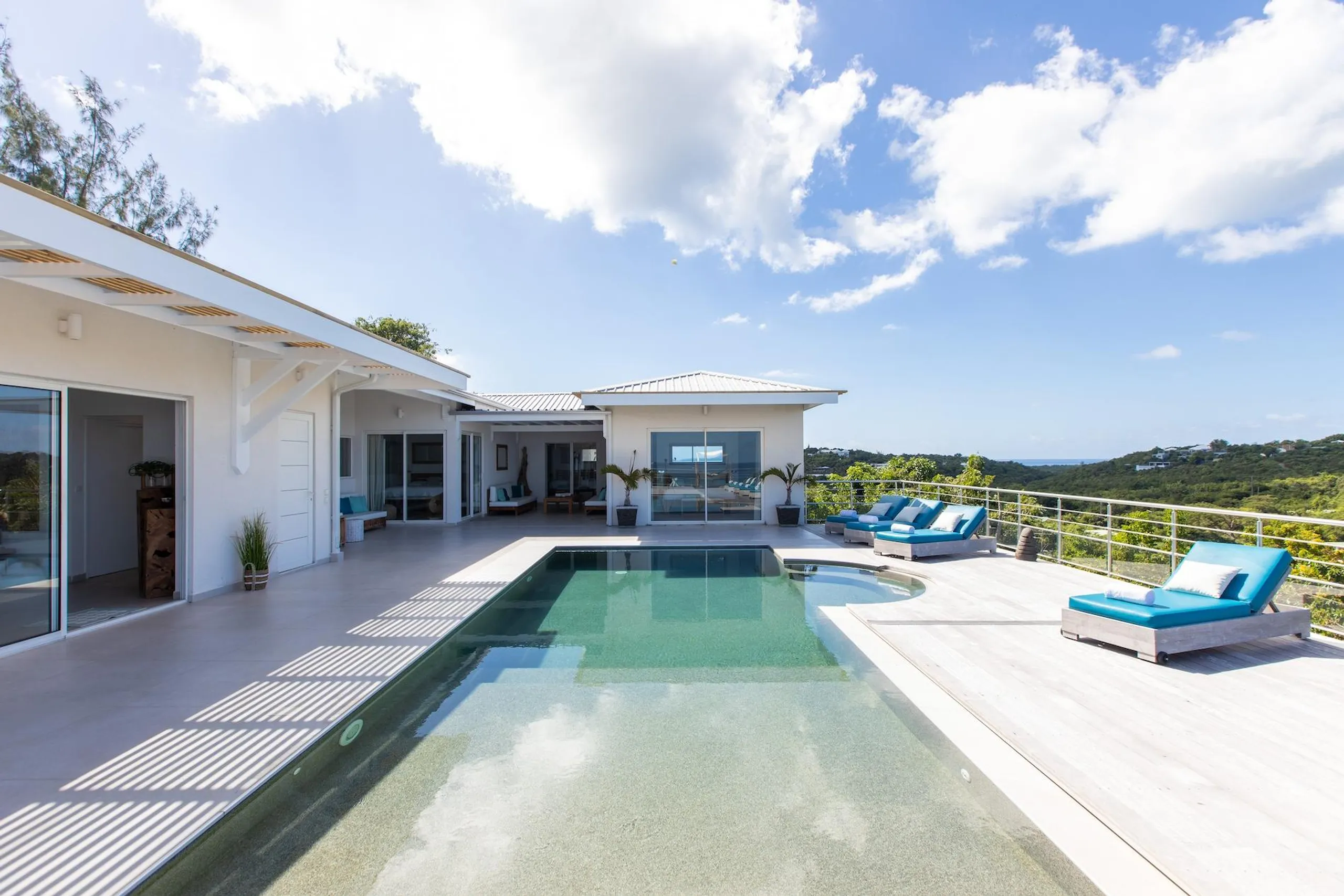 St Martin Modern Sun Villa with Heated Pool and Panoramic Views — photograph 7