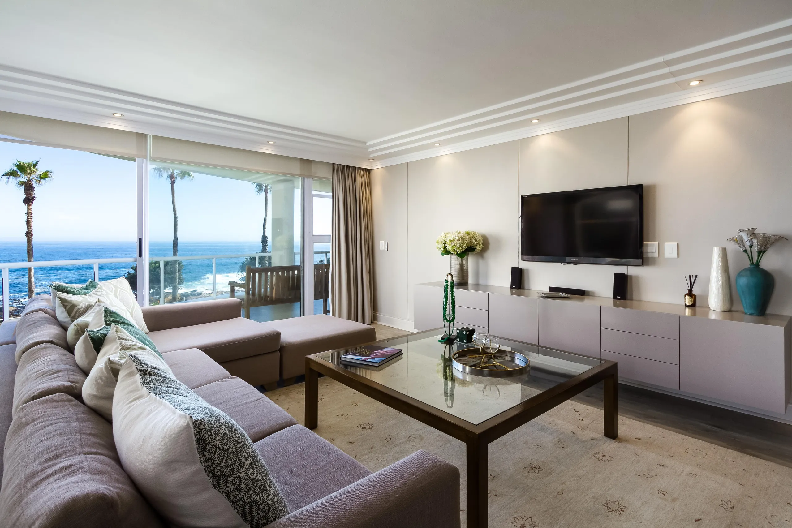 Enchanting Penthouse Retreat with Stunning Ocean Views — photograph 10