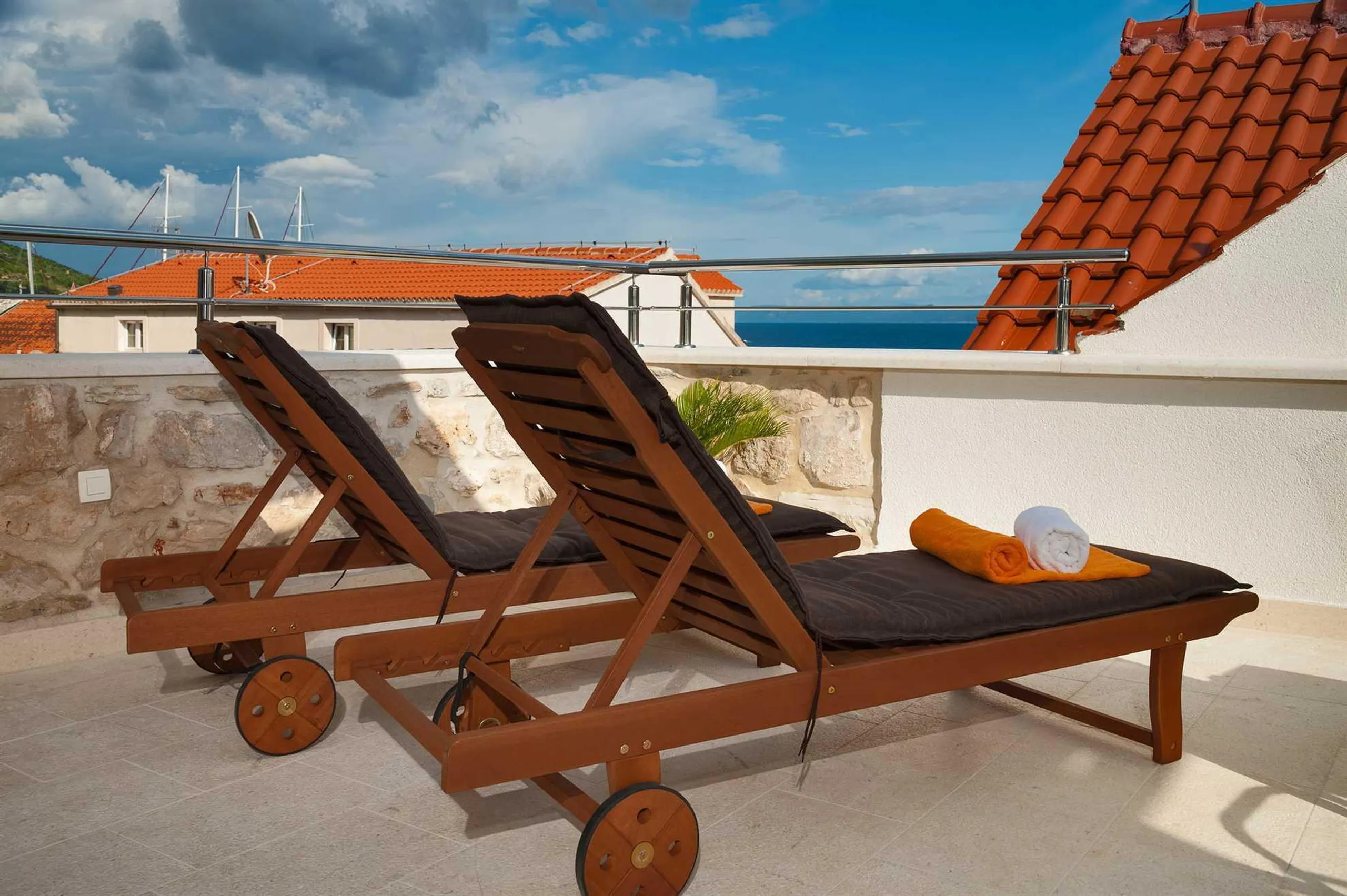 Sophisticated  Villa with Private Pool, Jacuzzi, Sauna and Sea Views — photograph 11