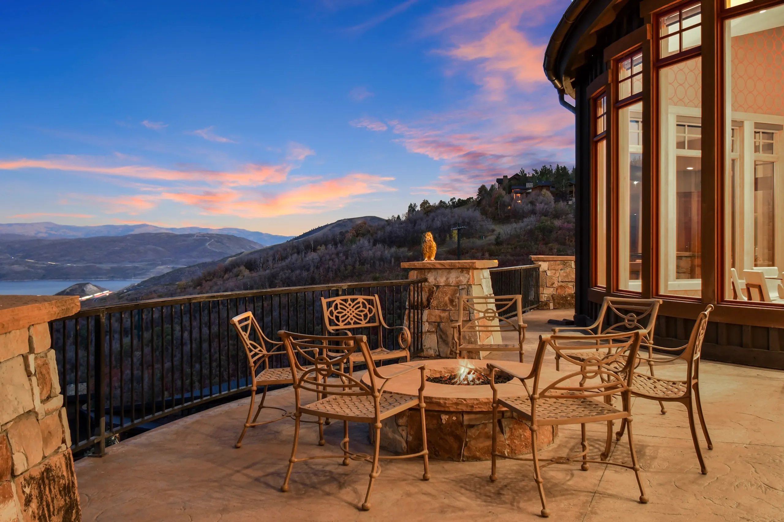 Modern Mountain Villa with Theater, Designer Interiors with Direct Ski Access — photograph 5