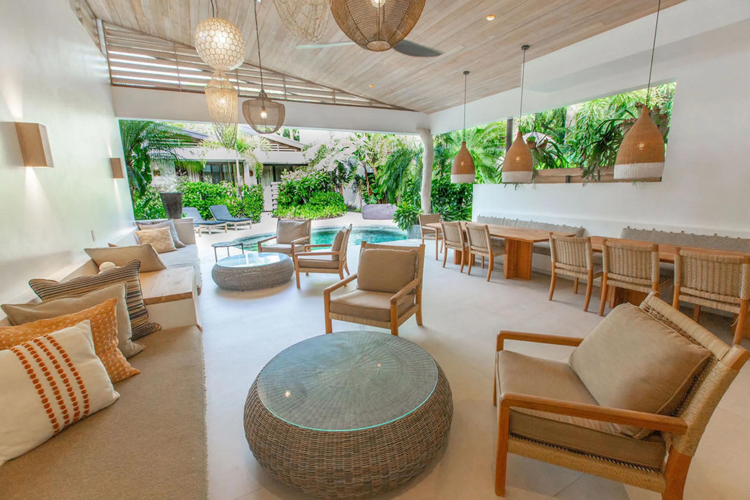 Family-Friendly 4Bedroom Villa with Private Pool and Beach Access — photograph 10