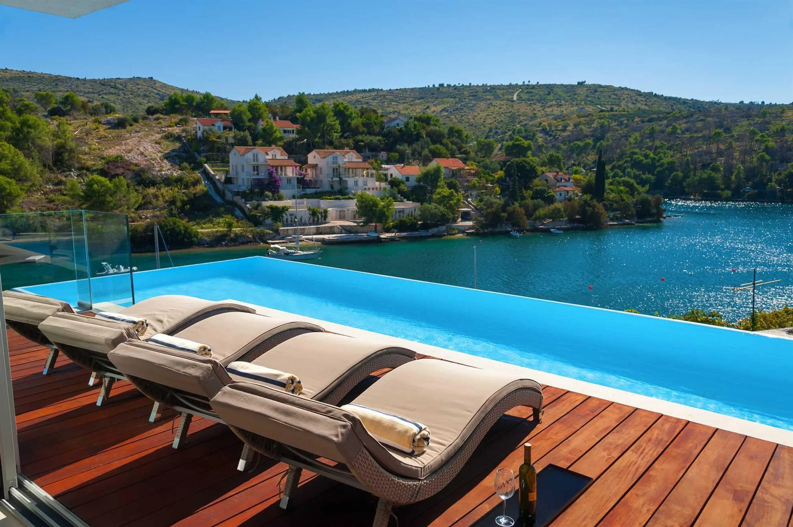Luxury Villa Fly me to the Moon with Pool — photograph 2