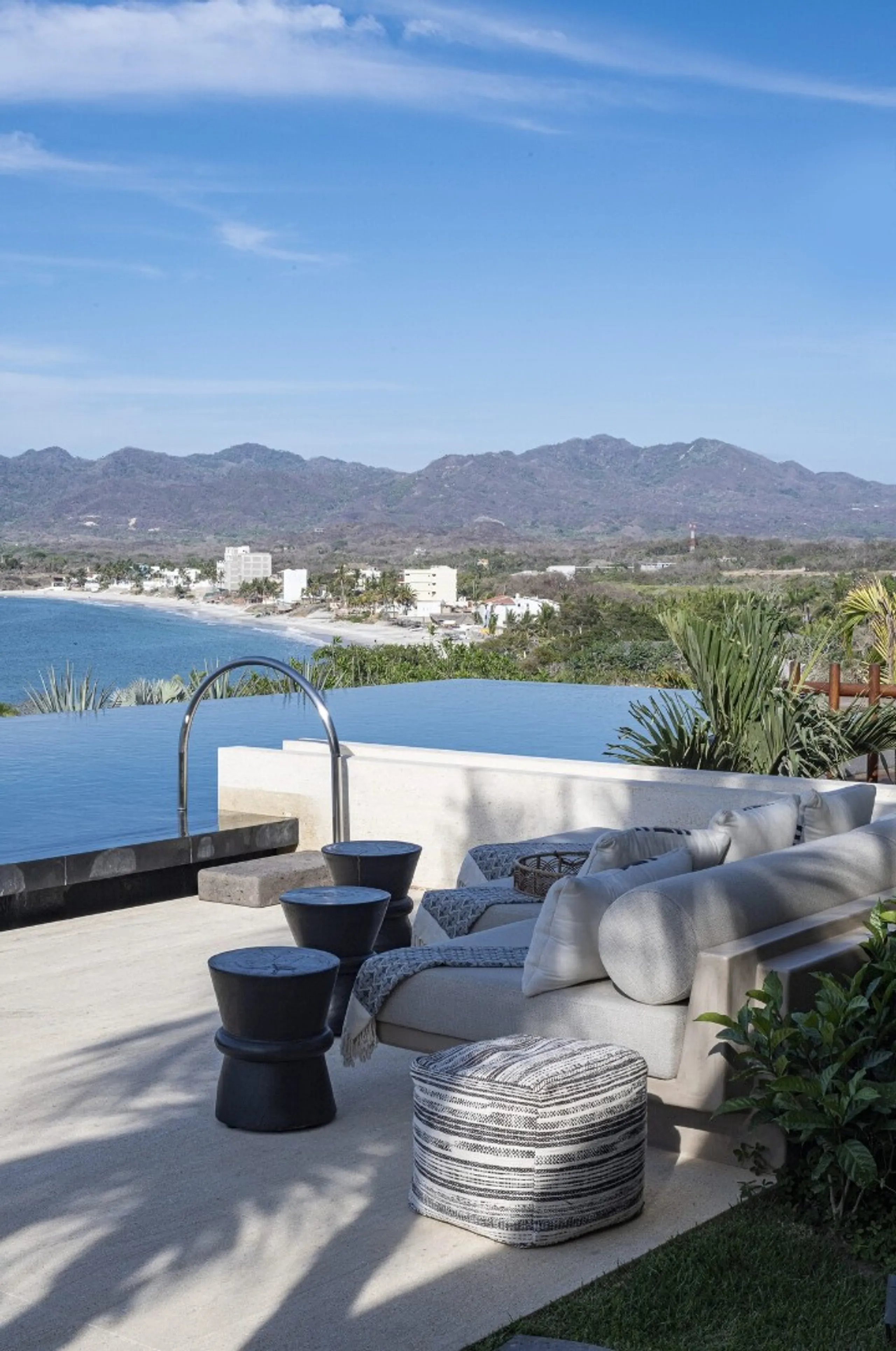 Timeless Punta Mita Villa by Manolo Mestre with Infinity Pool & Panoramic Vistas — photograph 6