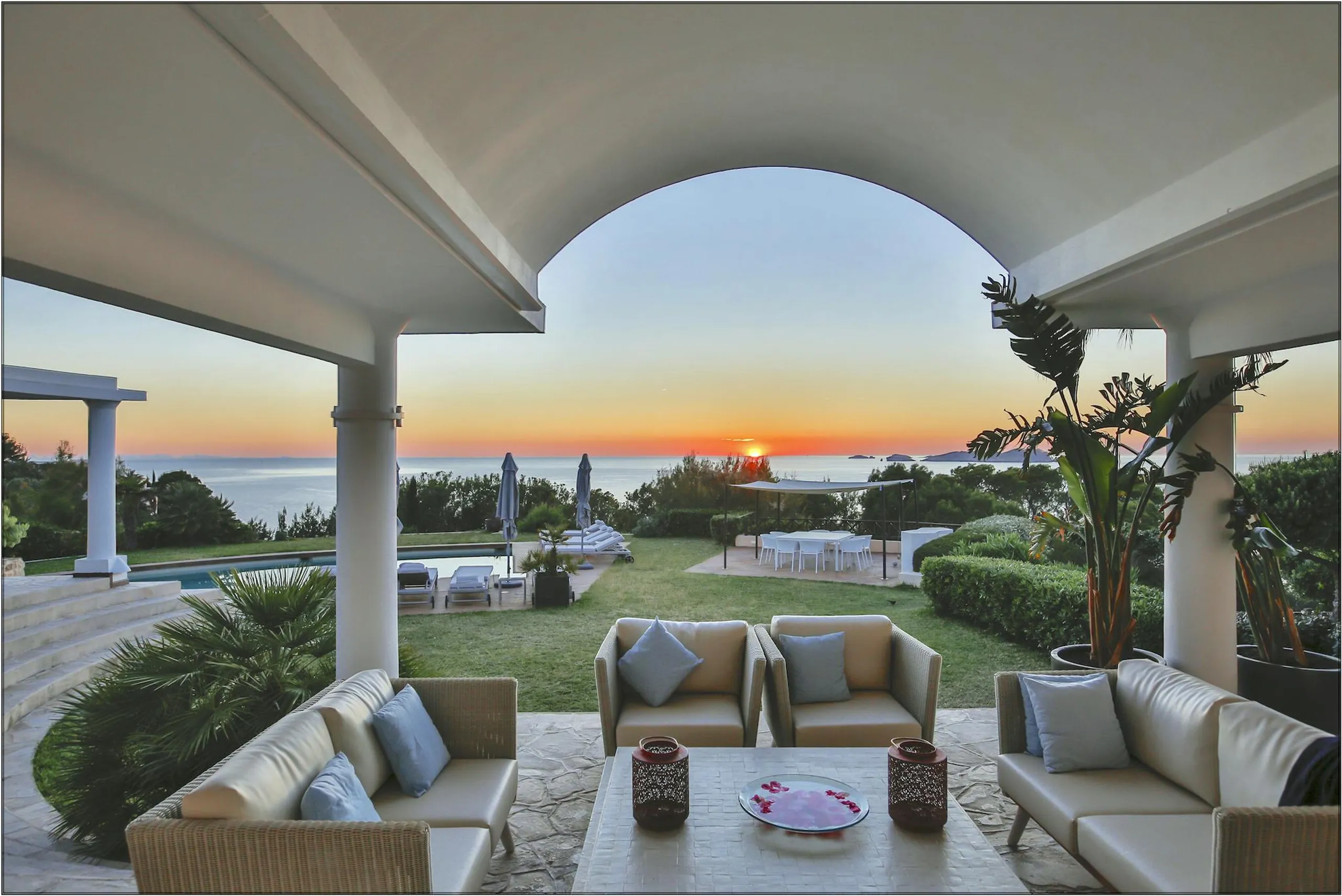 Refined Resort-Style Seaside Villa with Private Trail to Beach, Ibiza