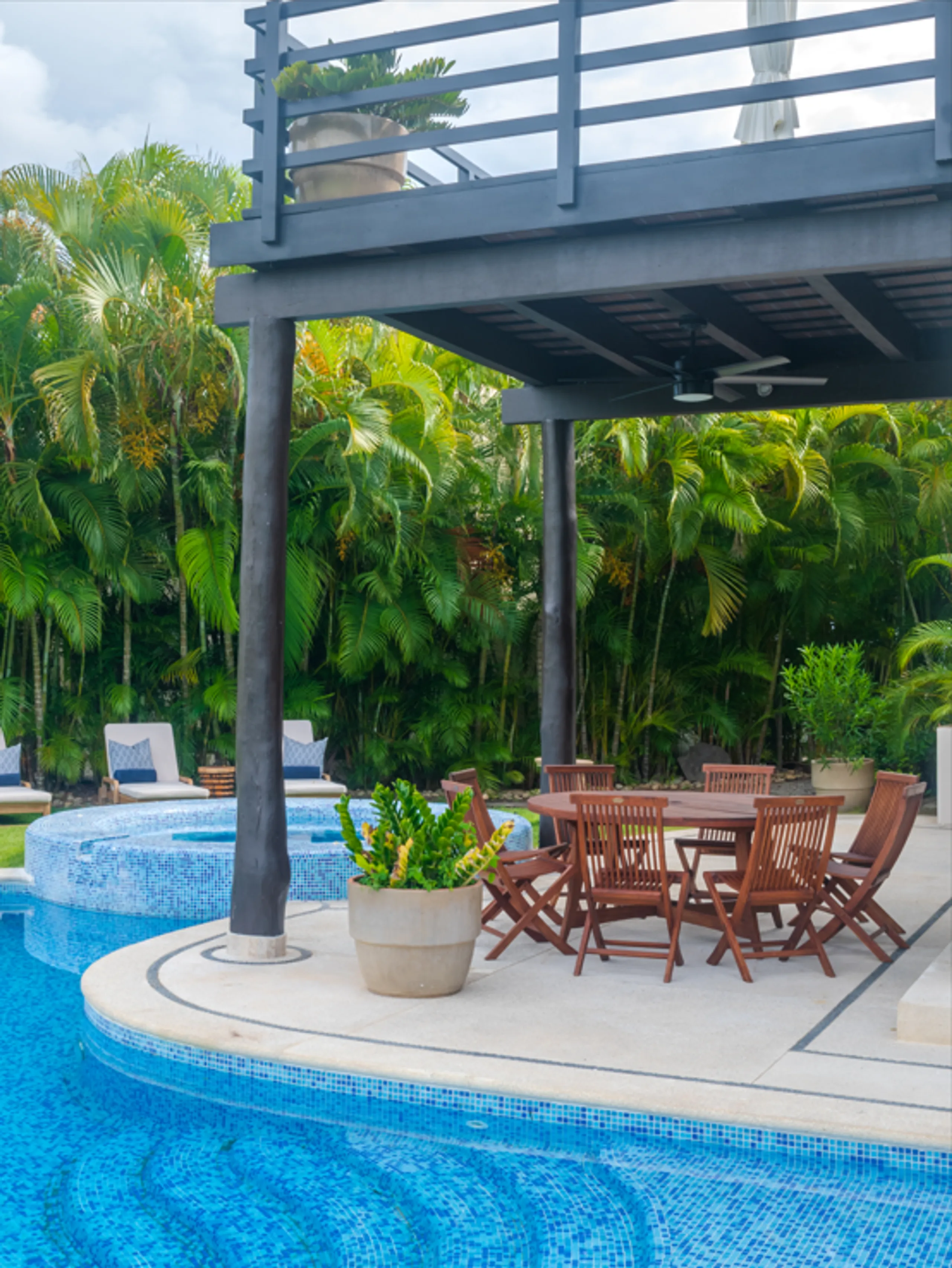 Exquisite Villa Oasis with Panoramic Ocean Views — photograph 4