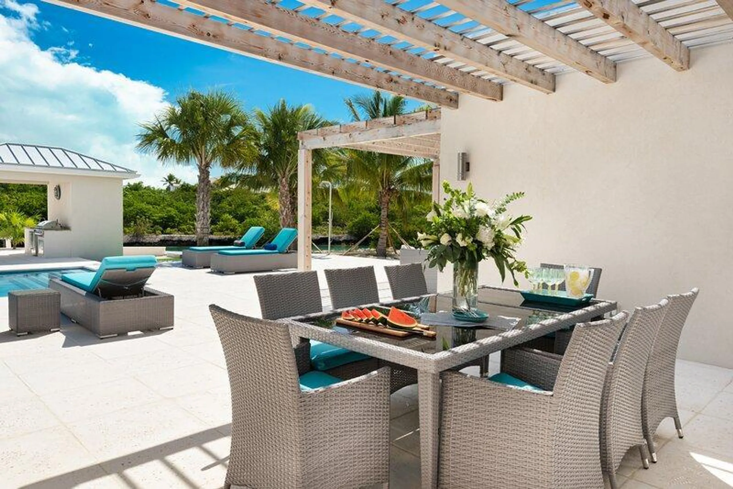 Awe-Inspiring Canal-Side Villa in Turks and Caicos with a Modern Island Flair — photograph 10