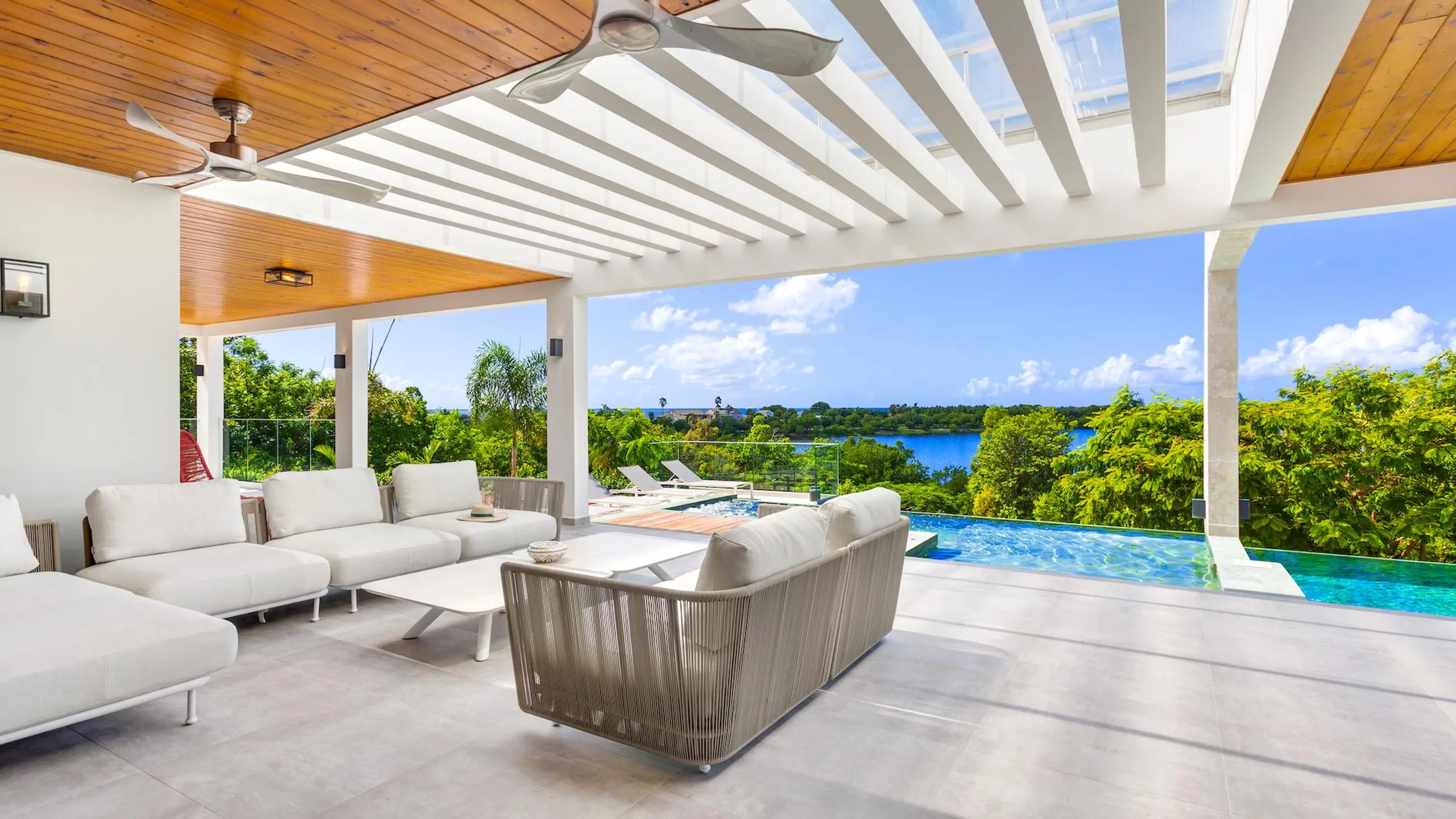 Impeccably Designed Villa with Private Pool, Immersive Living Space, and Stunning Views — photograph 7