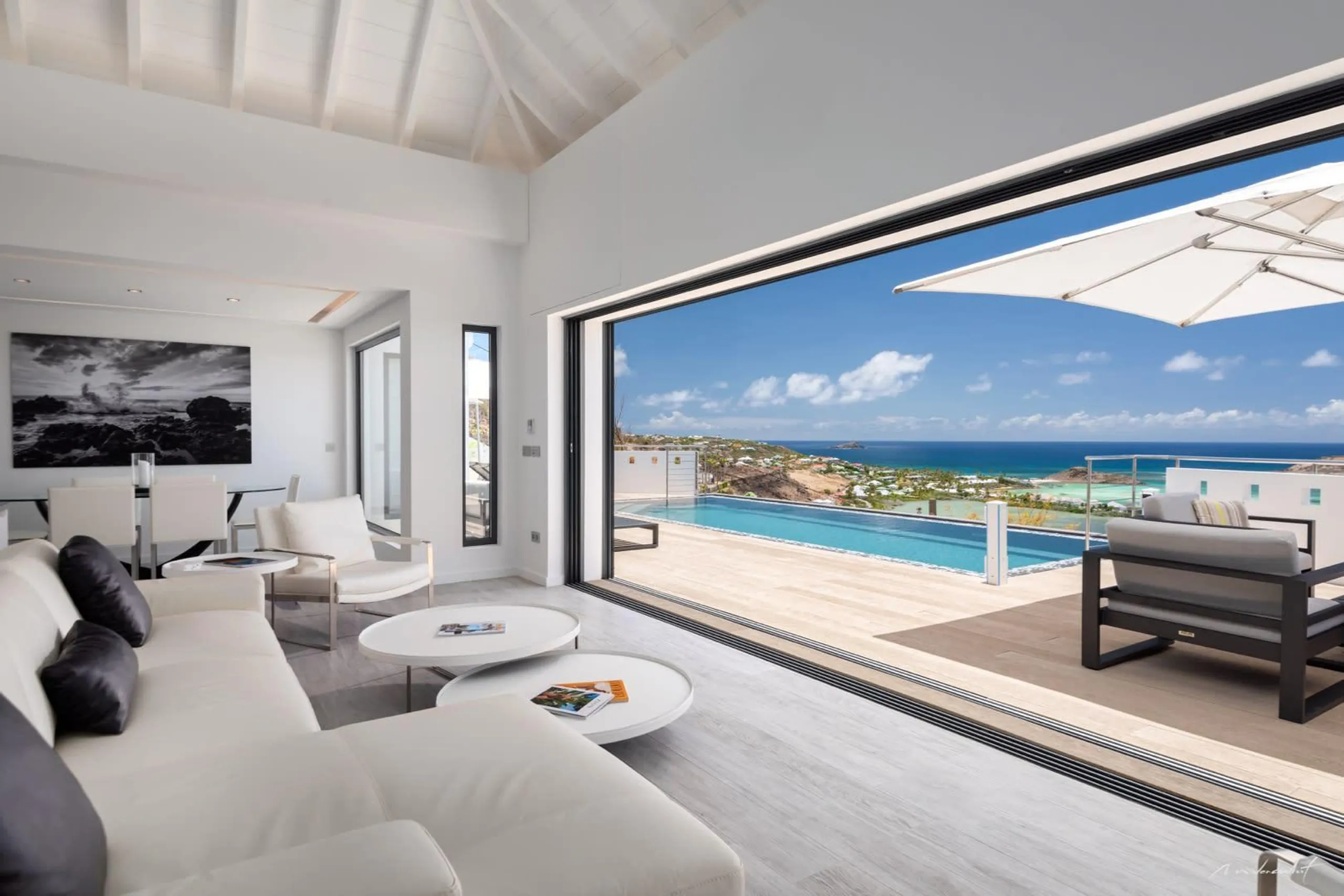Stunning Modern Villa On The Hills With Pool And Panoramic View — photograph 4