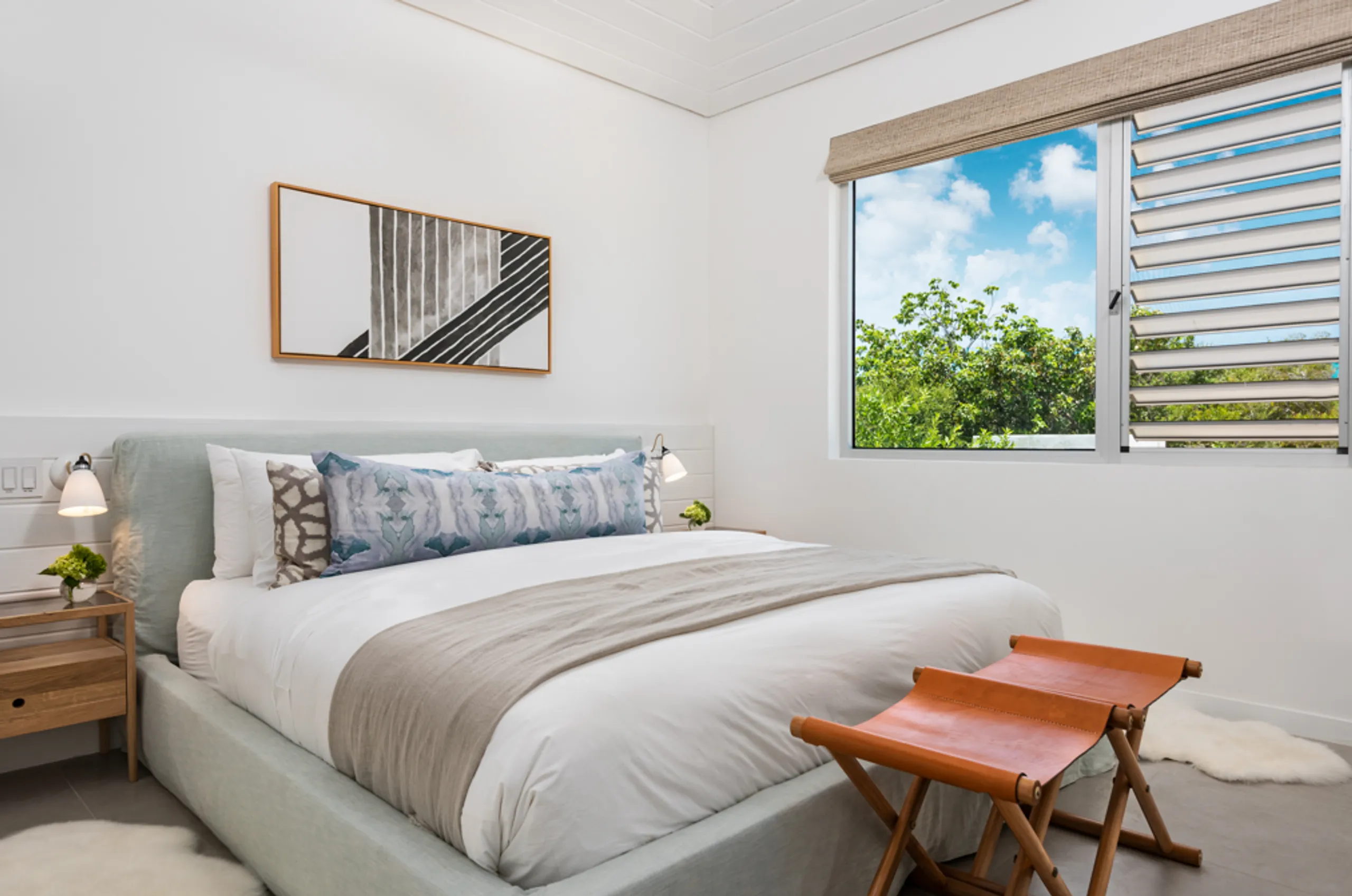 Stunning Contemporary Design Long Bay Villa with Infinity Pool and Views — photograph 10