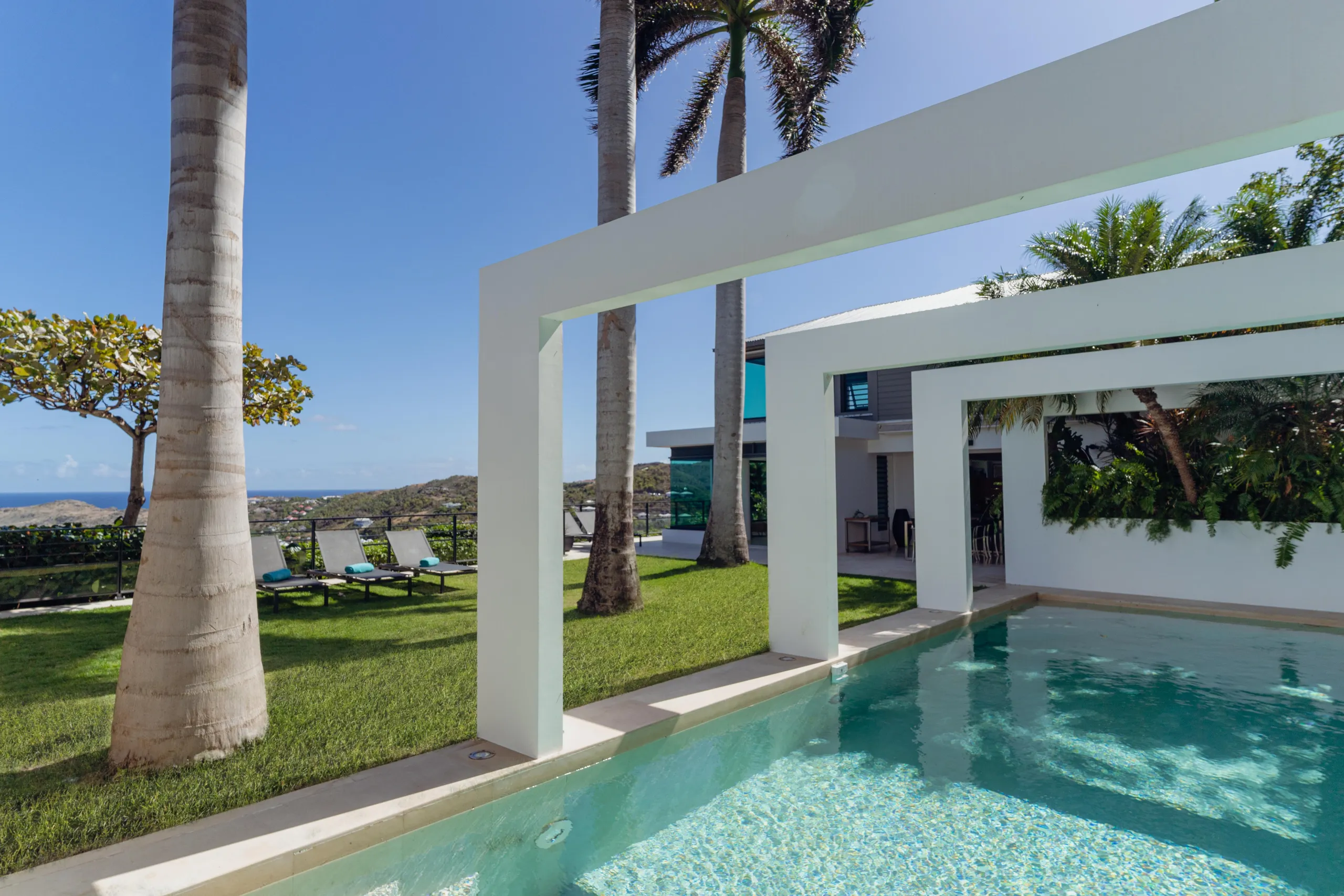 Elegant Oceanview Villa with Private Pool and Gazebo, Grand Cul de Sac