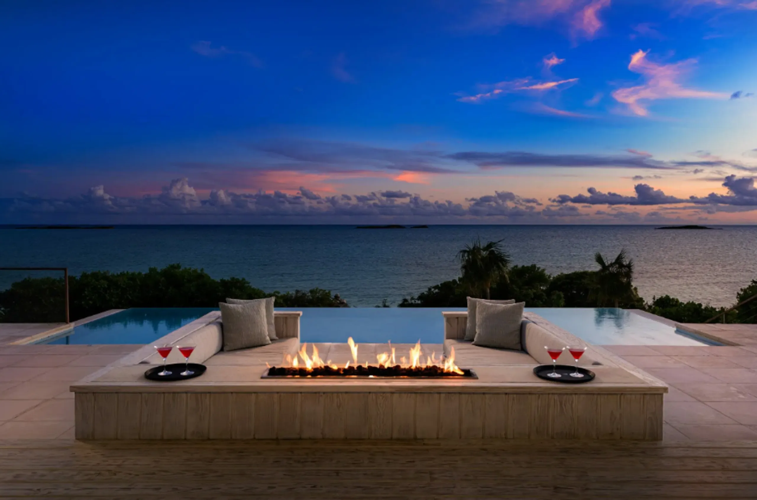 Contemporary Beach House with Breathtaking Ocean Views and Private Beach — photograph 7