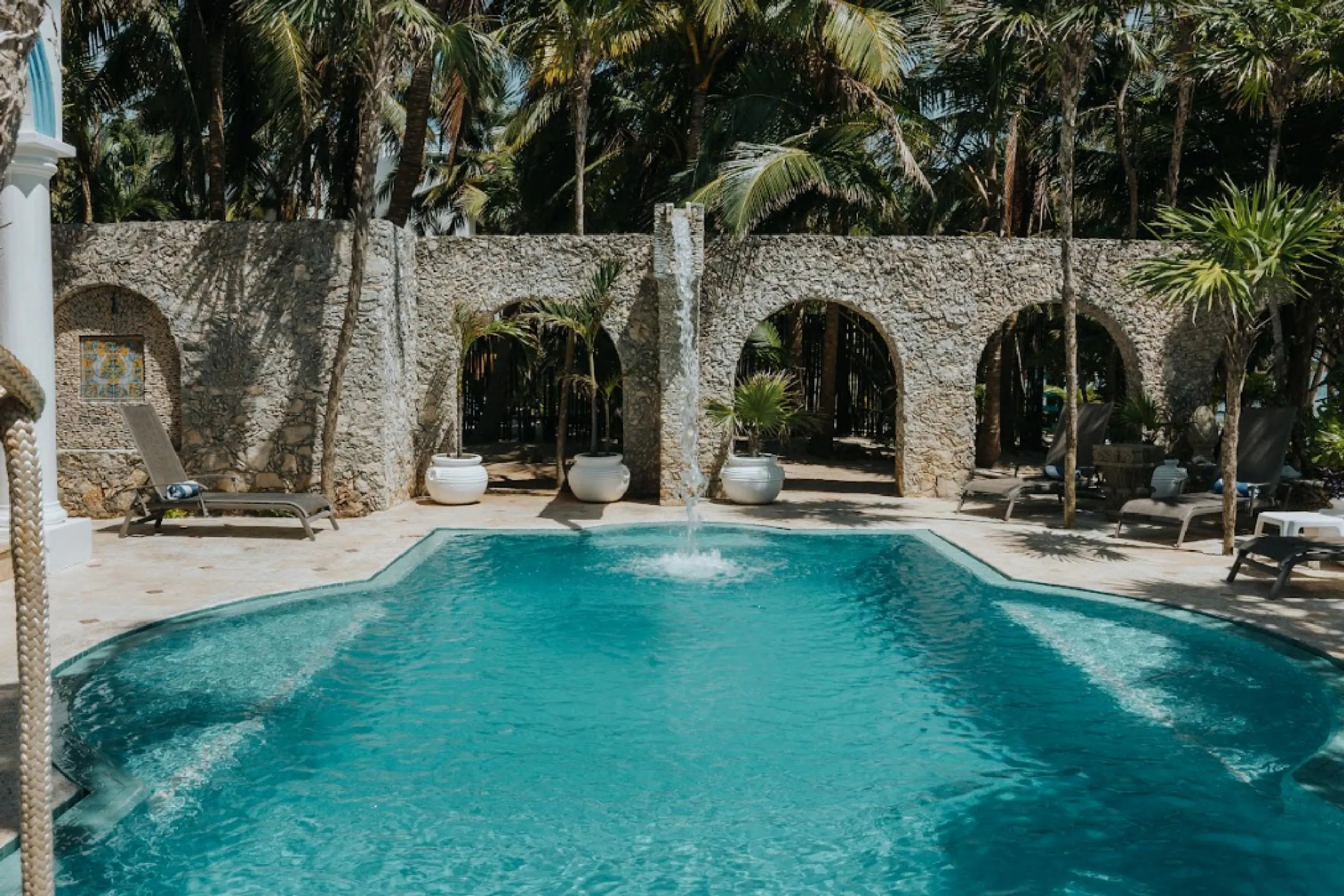 Experience Deluxe Relaxation with Prestigious Villa Located on Soliman Bay — photograph 7