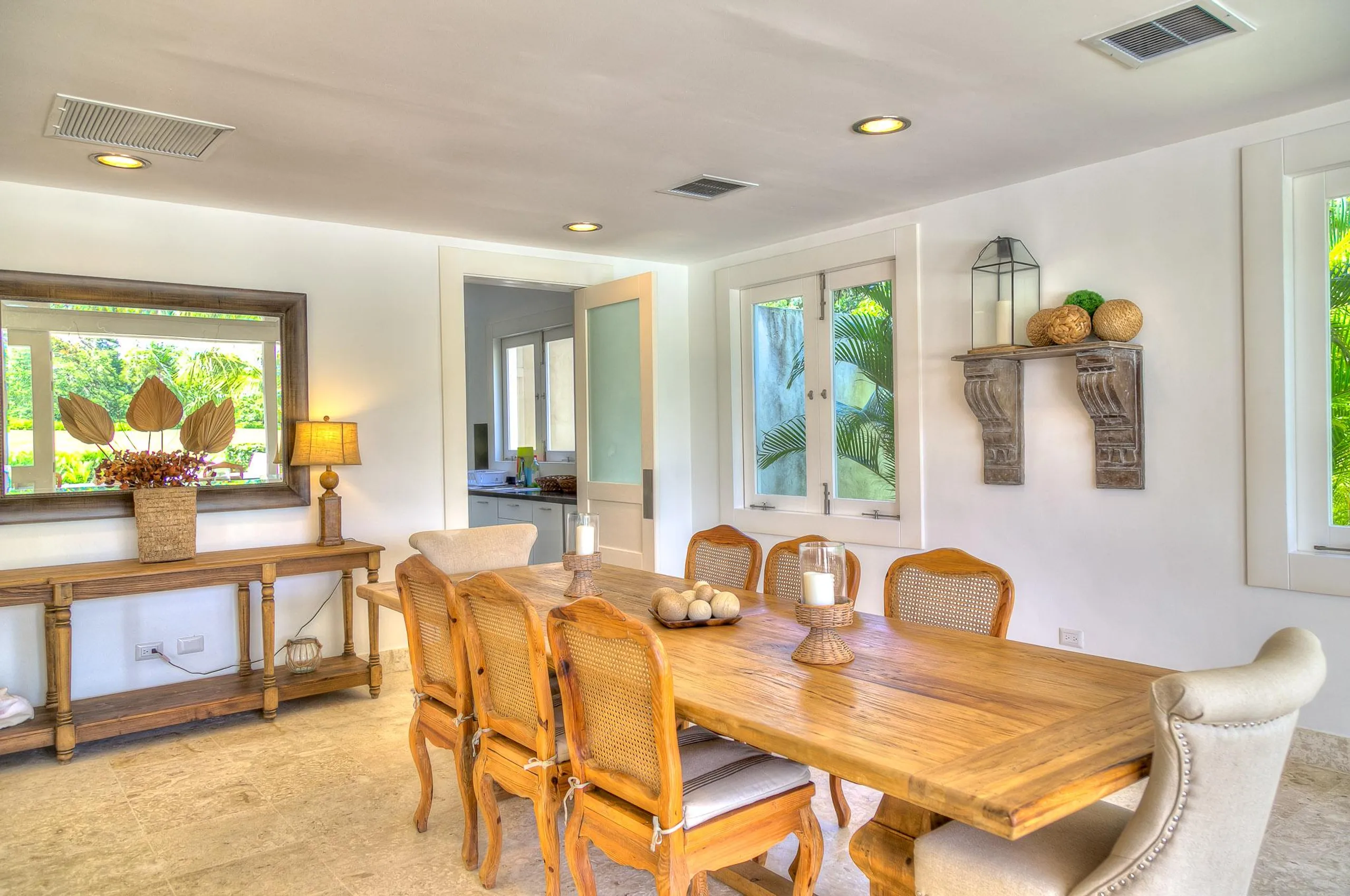 Invigorating 5-Bedroom Villa with Golf Course Views and Private Garden in Punta Cana Resort — photograph 8