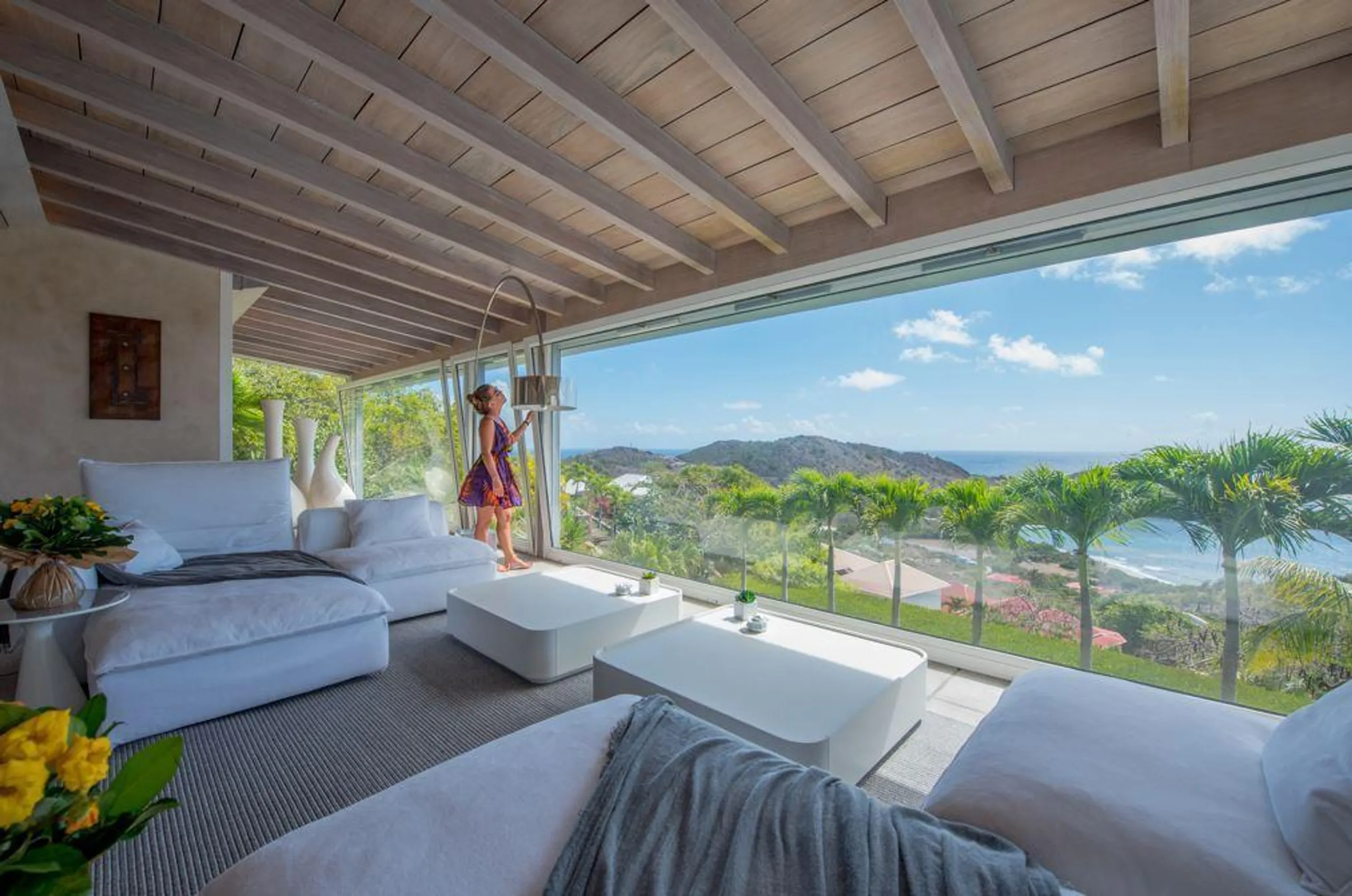 Oceanfront Opulence: Luxurious Villa in Vitet with Spectacular Views and Elegant Design — photograph 6