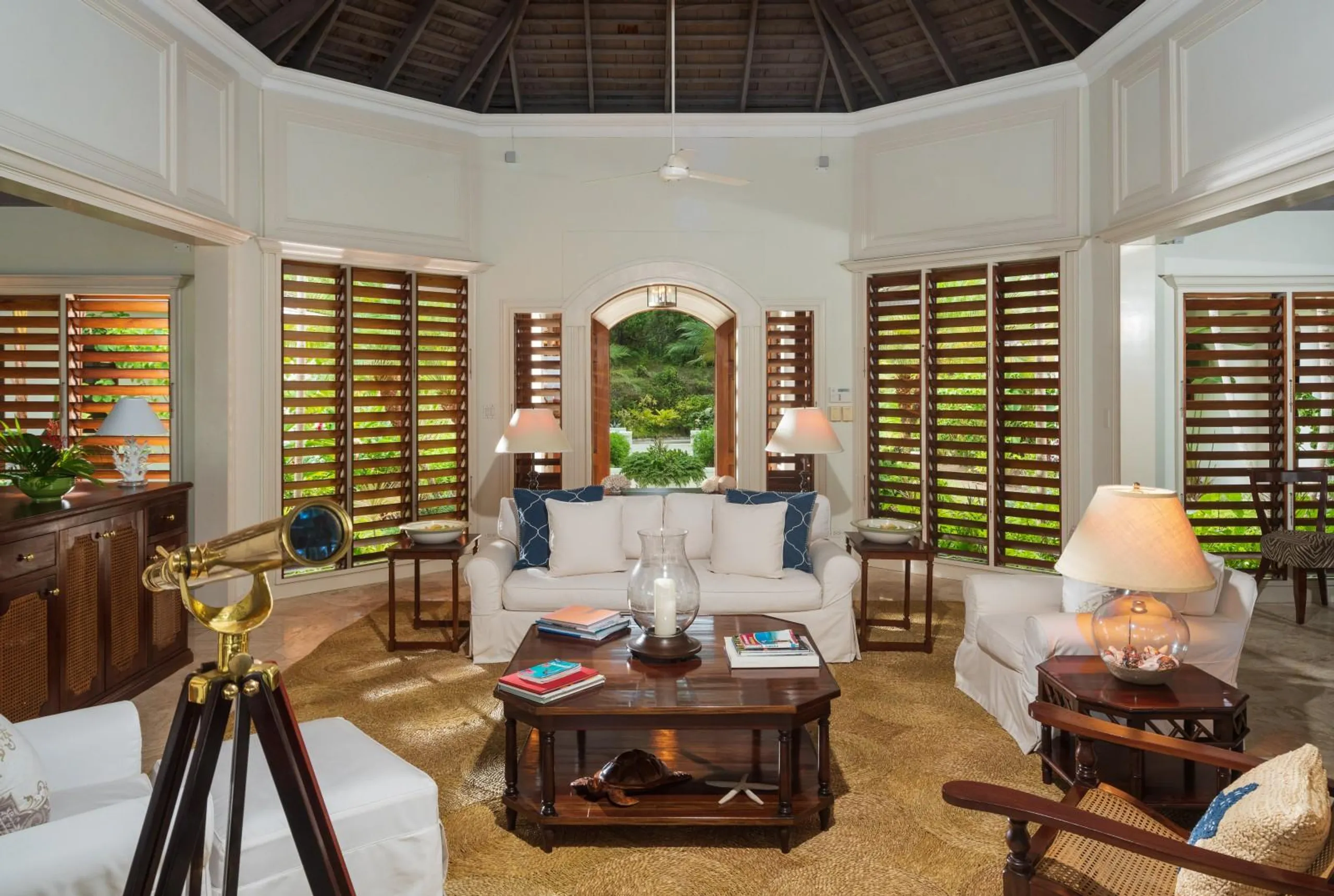 Posh Paradise Villa with Private Pool, Gazebo, and Stunning Ocean Views — photograph 8